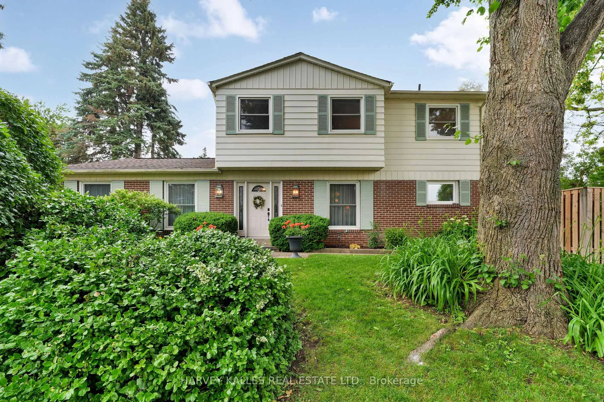 Photo 6 of 55 Aberfeldy Crescent, Markham, German Mills — HOMEH