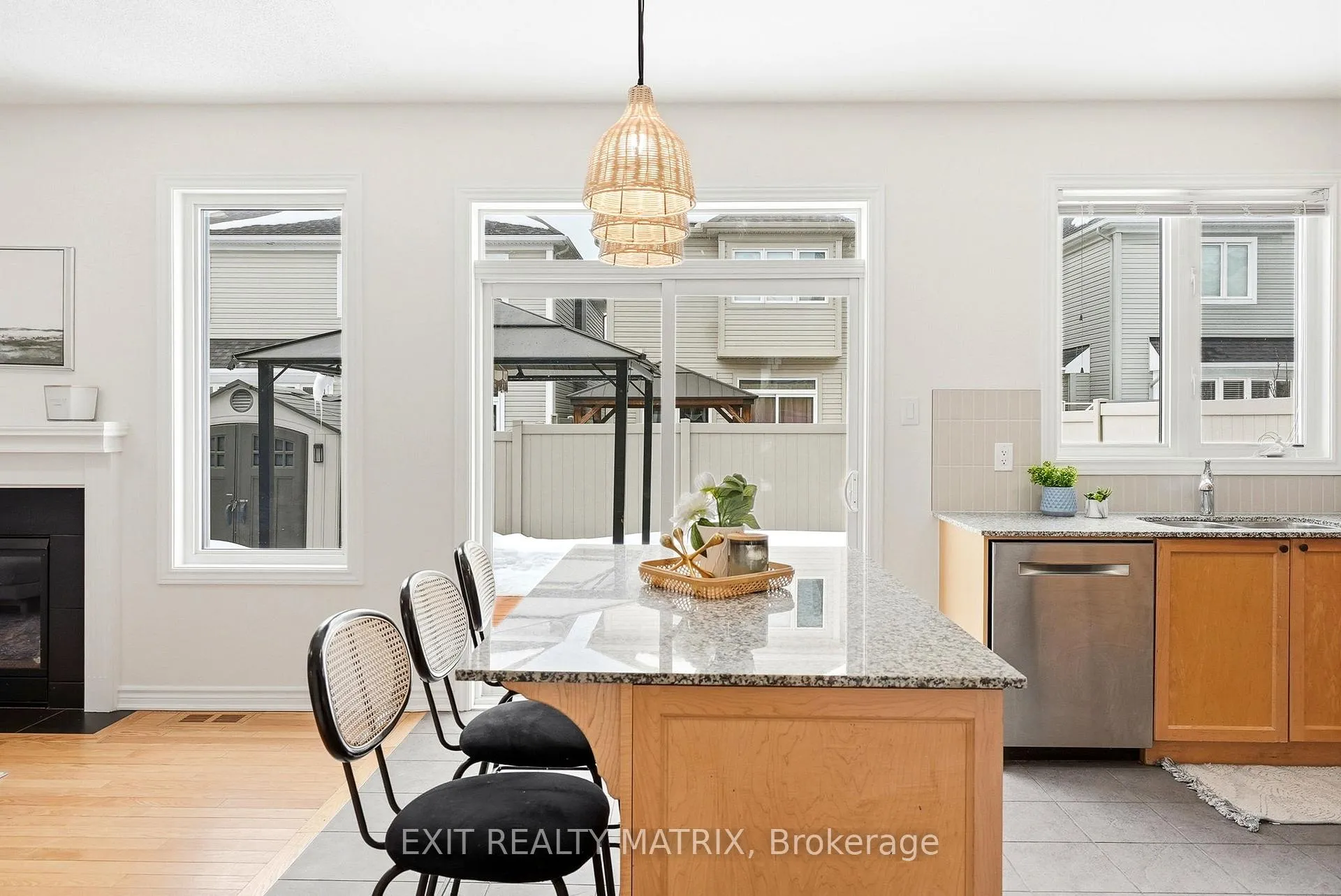 Photo 4 of 194 Flowing Creek Circle, Ottawa, Kanata - Emerald Meadows/Trailwest — HOMEH