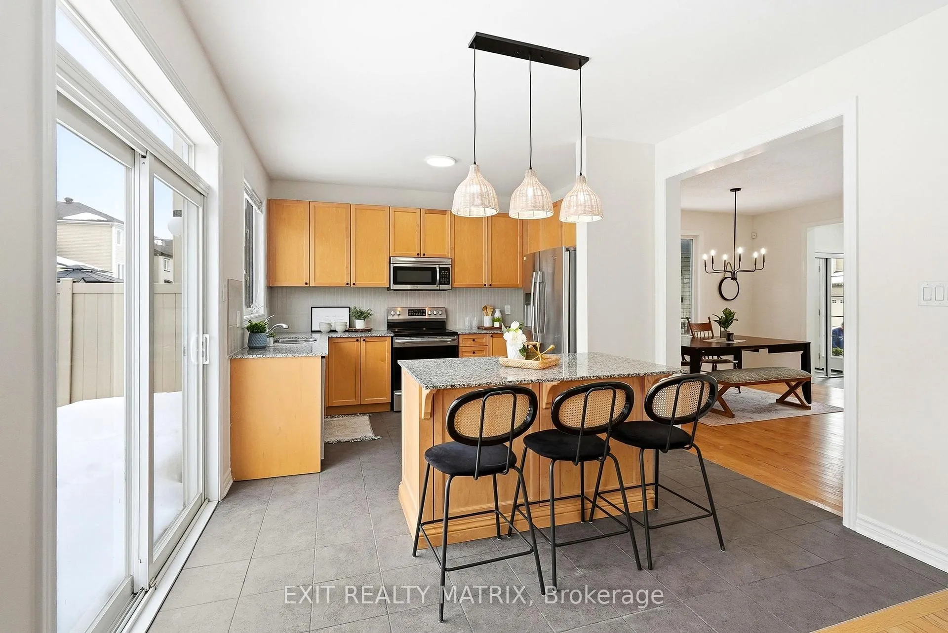 Photo 5 of 194 Flowing Creek Circle, Ottawa, Kanata - Emerald Meadows/Trailwest — HOMEH