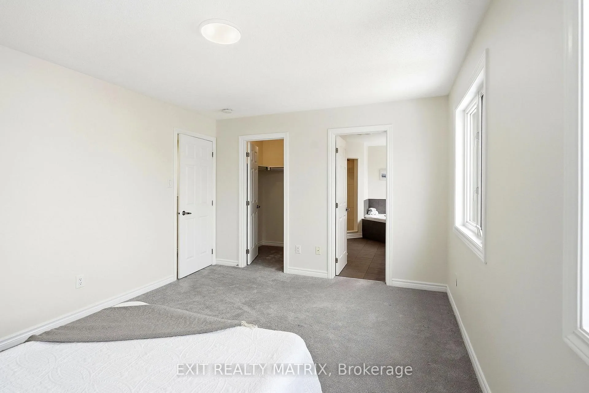 Photo 11 of 194 Flowing Creek Circle, Ottawa, Kanata - Emerald Meadows/Trailwest — HOMEH
