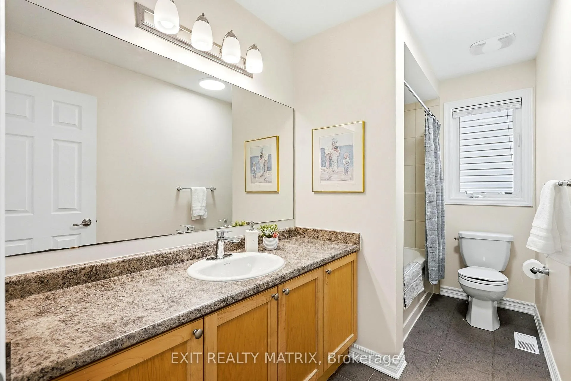 Photo 14 of 194 Flowing Creek Circle, Ottawa, Kanata - Emerald Meadows/Trailwest — HOMEH
