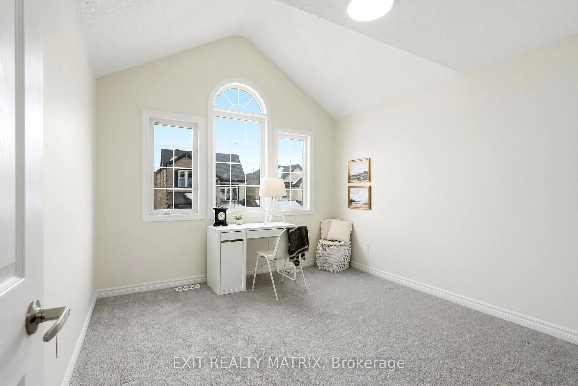 Photo 16 of 194 Flowing Creek Circle, Ottawa, Kanata - Emerald Meadows/Trailwest — HOMEH