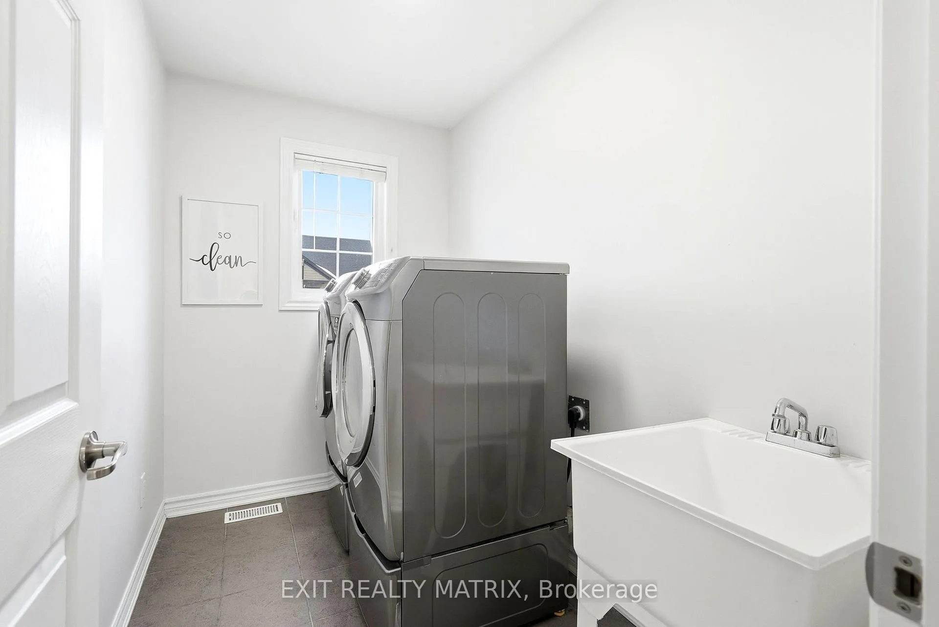 Photo 18 of 194 Flowing Creek Circle, Ottawa, Kanata - Emerald Meadows/Trailwest — HOMEH