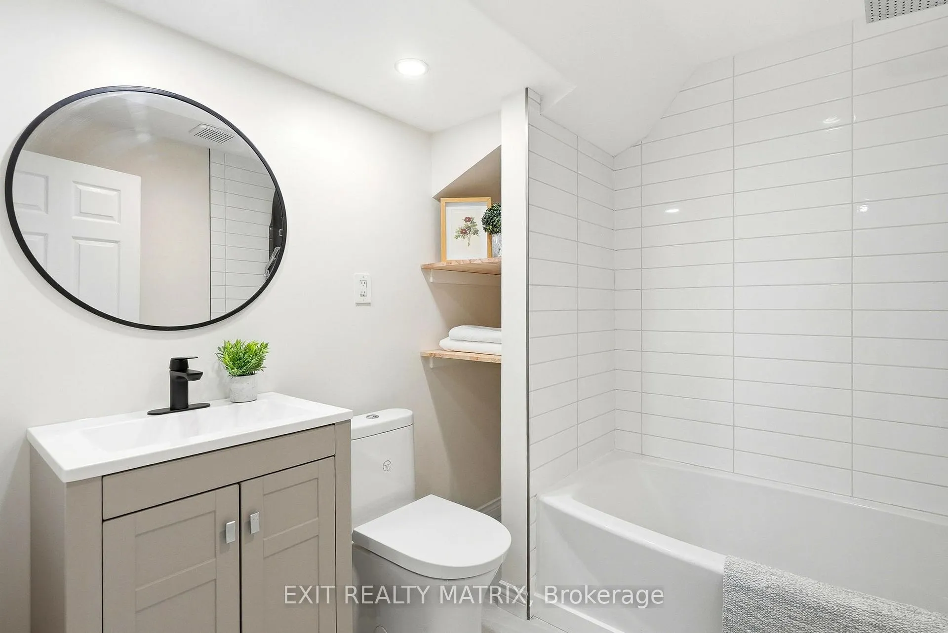 Photo 21 of 194 Flowing Creek Circle, Ottawa, Kanata - Emerald Meadows/Trailwest — HOMEH