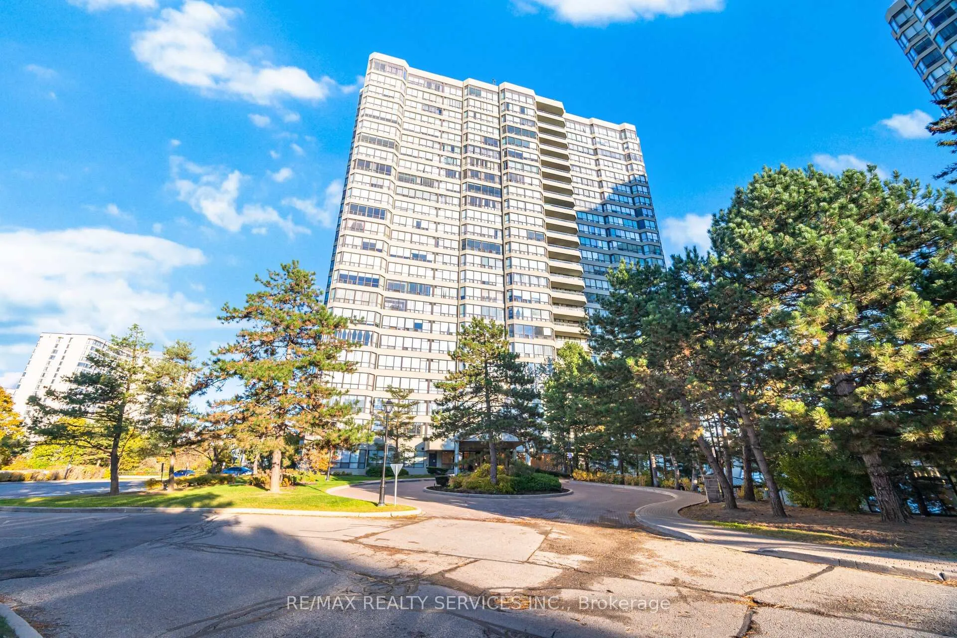Photo 1 of Unit 1907, 22 Hanover Road, Brampton, Queen Street Corridor — HOMEH