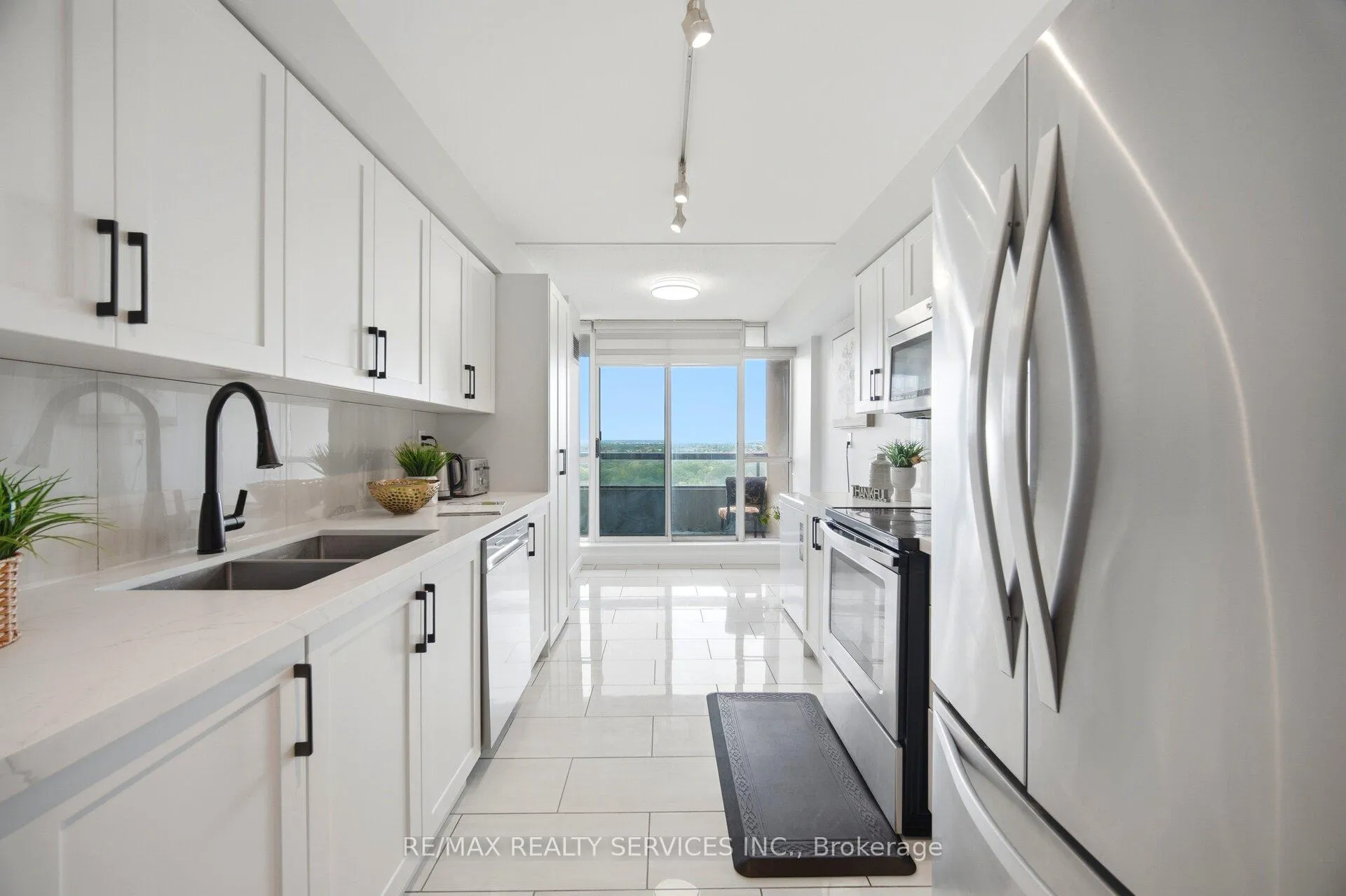 Photo 13 of Unit 1907, 22 Hanover Road, Brampton, Queen Street Corridor — HOMEH
