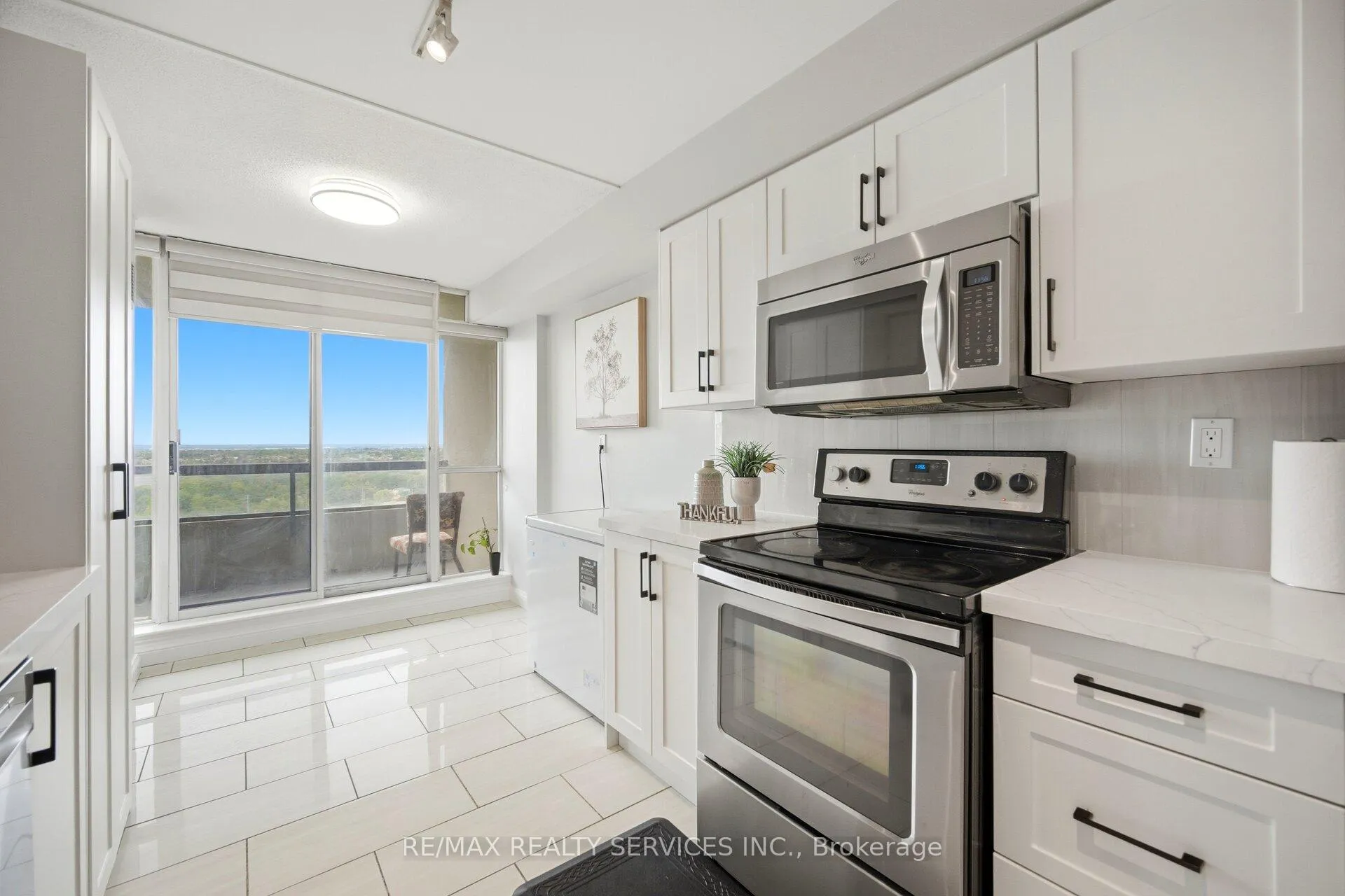 Photo 14 of Unit 1907, 22 Hanover Road, Brampton, Queen Street Corridor — HOMEH