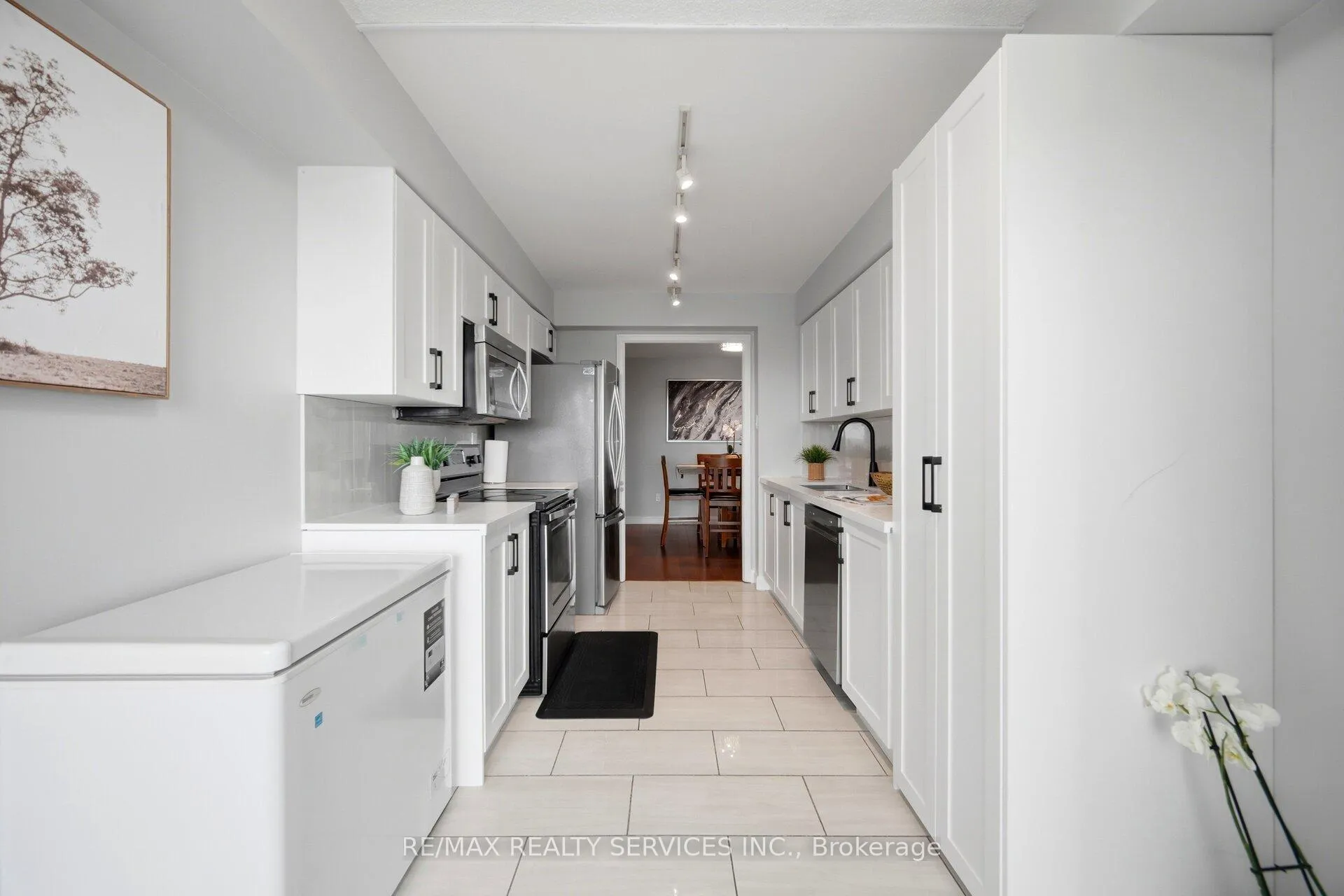 Photo 17 of Unit 1907, 22 Hanover Road, Brampton, Queen Street Corridor — HOMEH