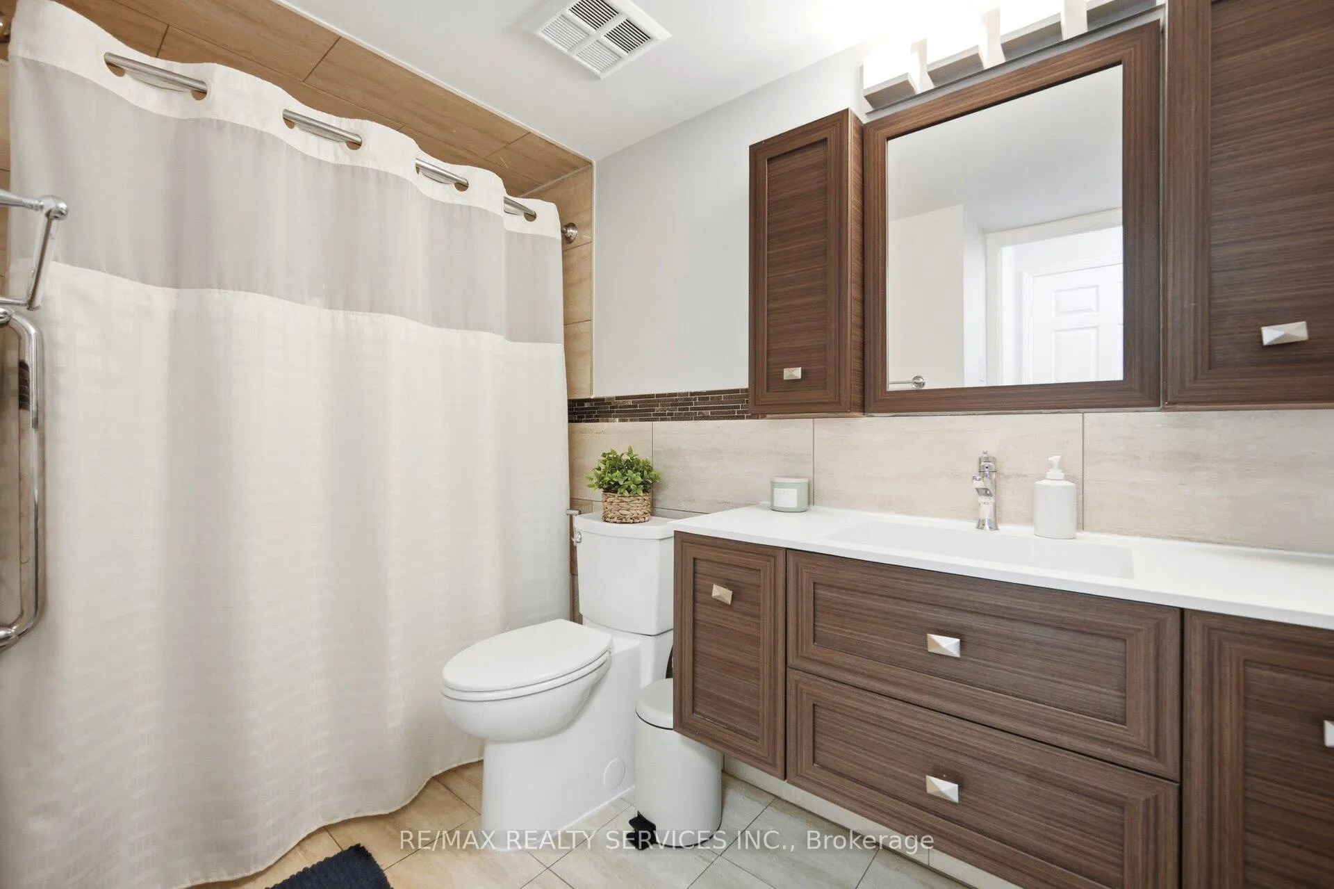Photo 21 of Unit 1907, 22 Hanover Road, Brampton, Queen Street Corridor — HOMEH