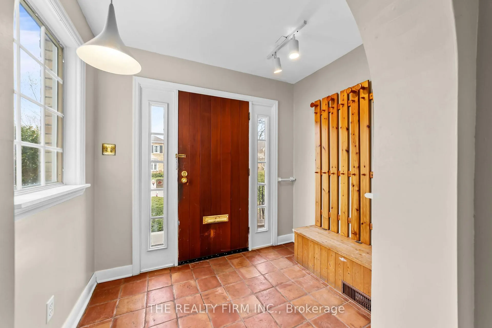 Photo 19 of 15 Mayfair Drive, London, East B — HOMEH