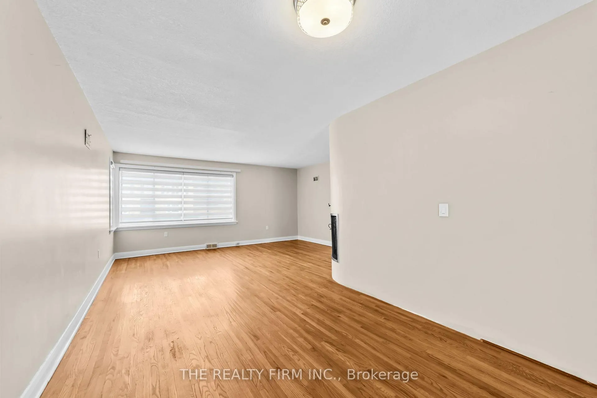 Photo 22 of 15 Mayfair Drive, London, East B — HOMEH