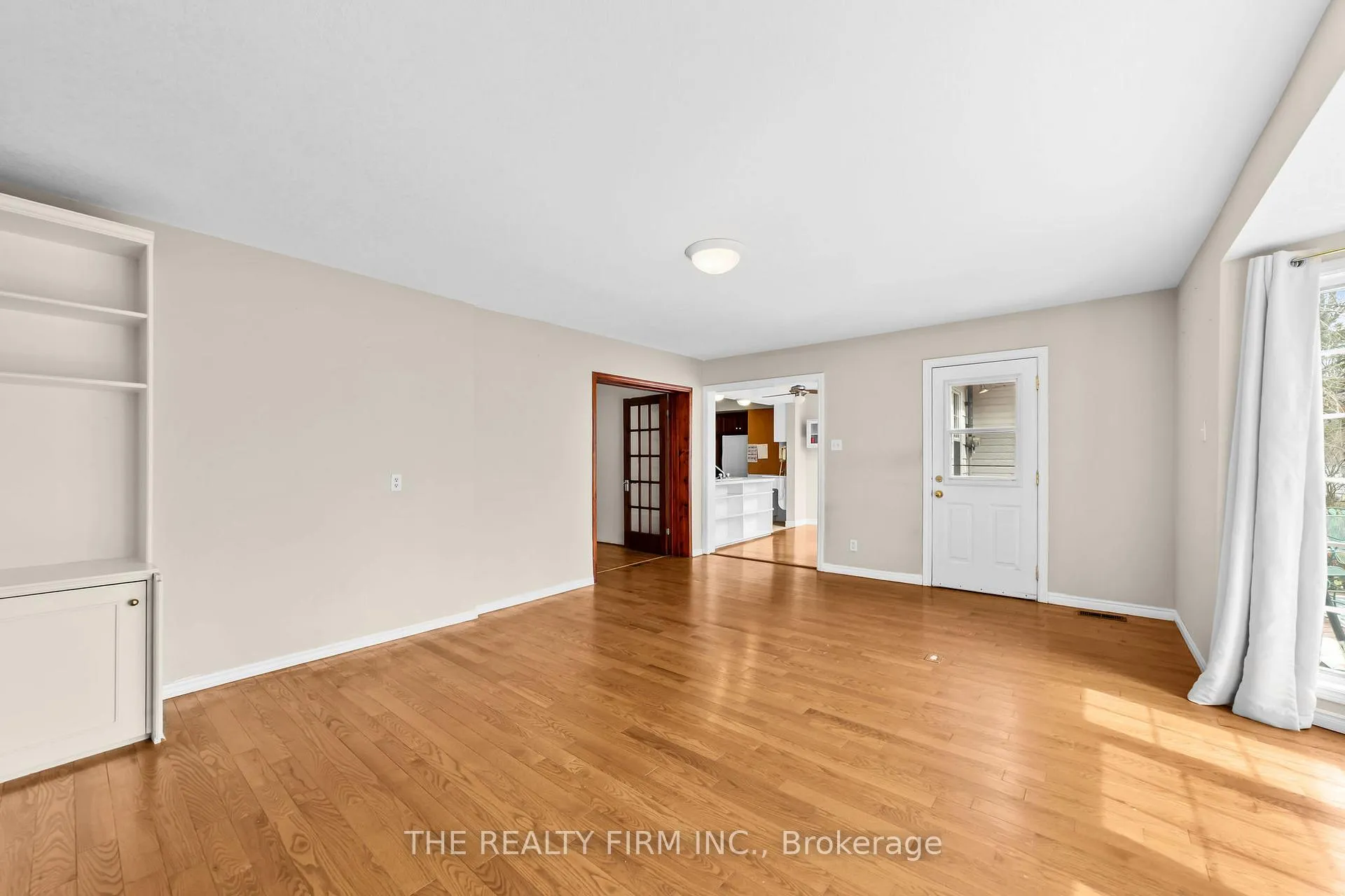 Photo 25 of 15 Mayfair Drive, London, East B — HOMEH