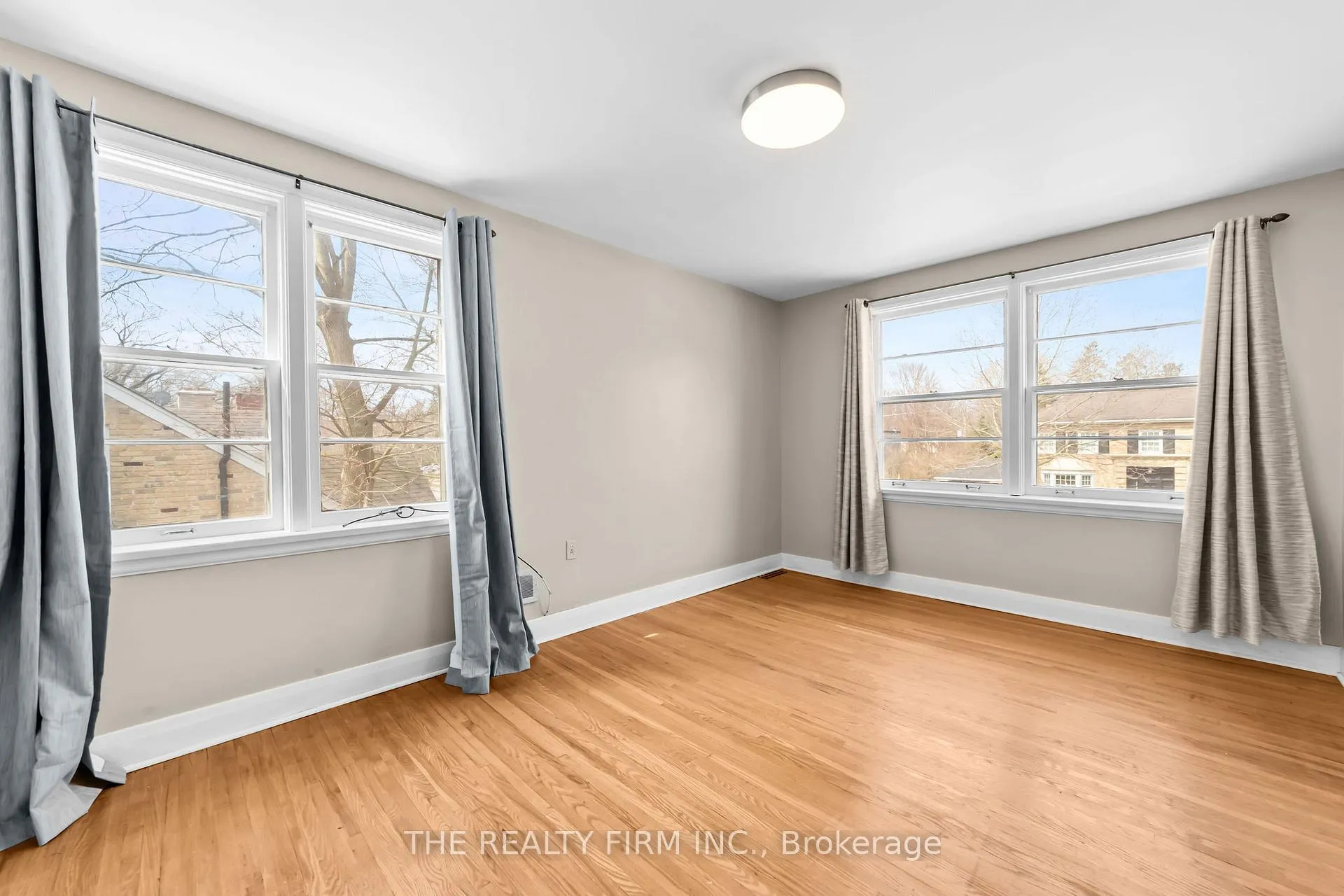 Photo 36 of 15 Mayfair Drive, London, East B — HOMEH