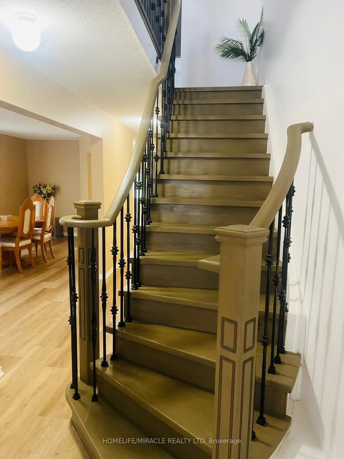 Photo 8 of 36 Mossgrove Crescent, Brampton, Northwest Sandalwood Parkway — HOMEH