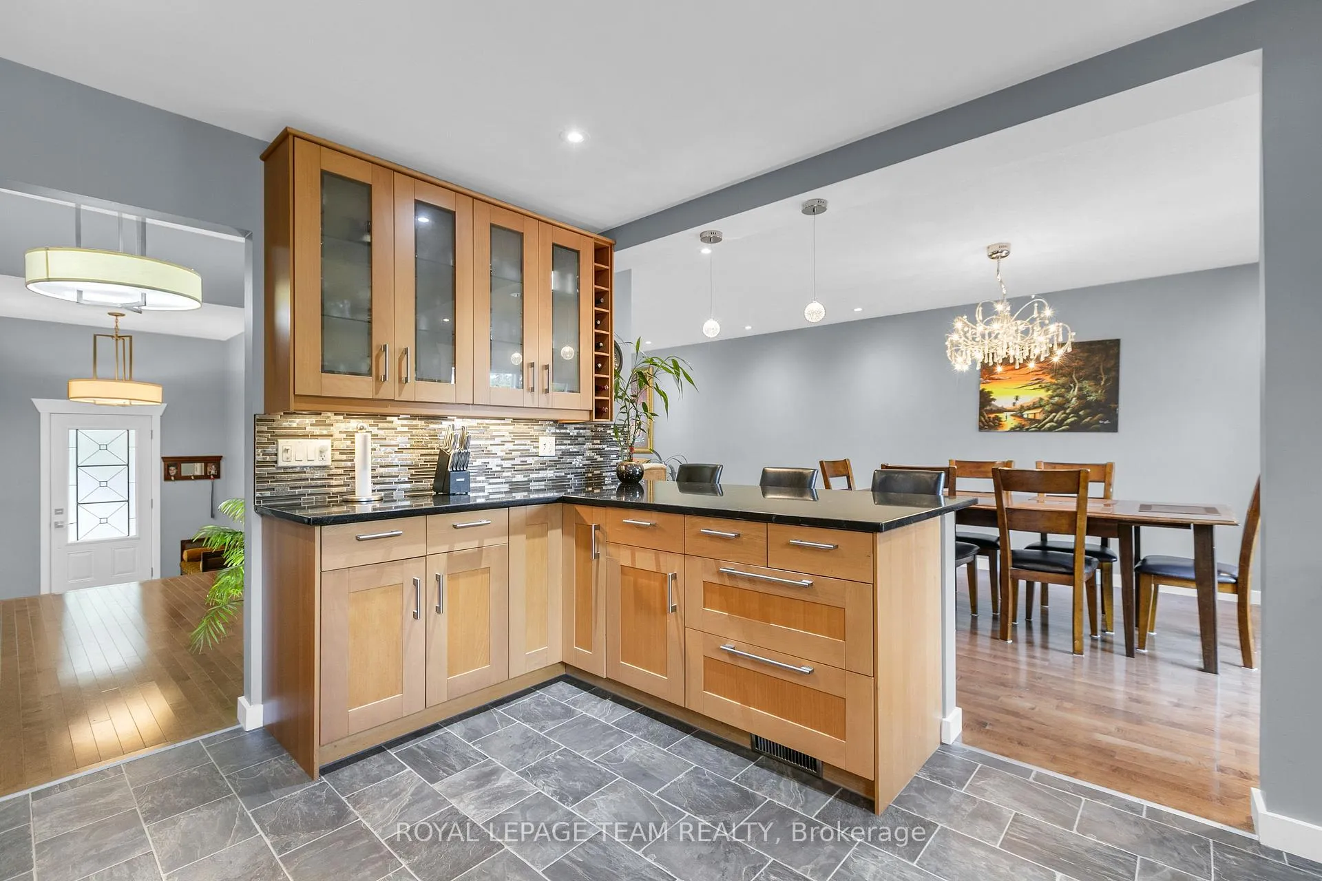 Photo 11 of 62 Northpark Drive, Ottawa, Blackburn Hamlet — HOMEH