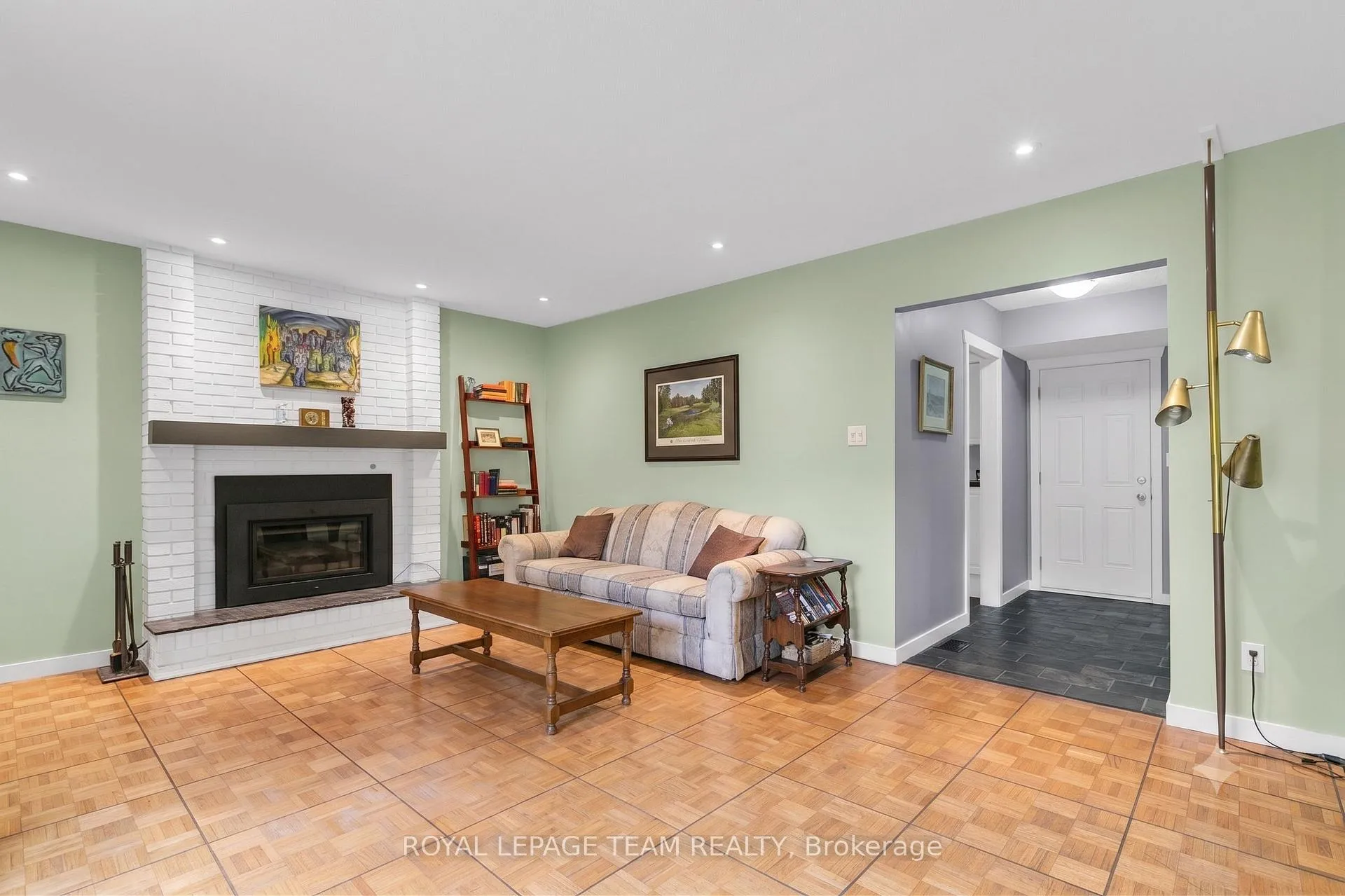 Photo 23 of 62 Northpark Drive, Ottawa, Blackburn Hamlet — HOMEH