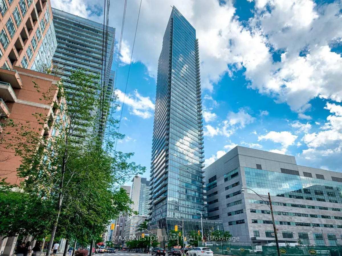 Front of Unit 1603, 832 Bay Street