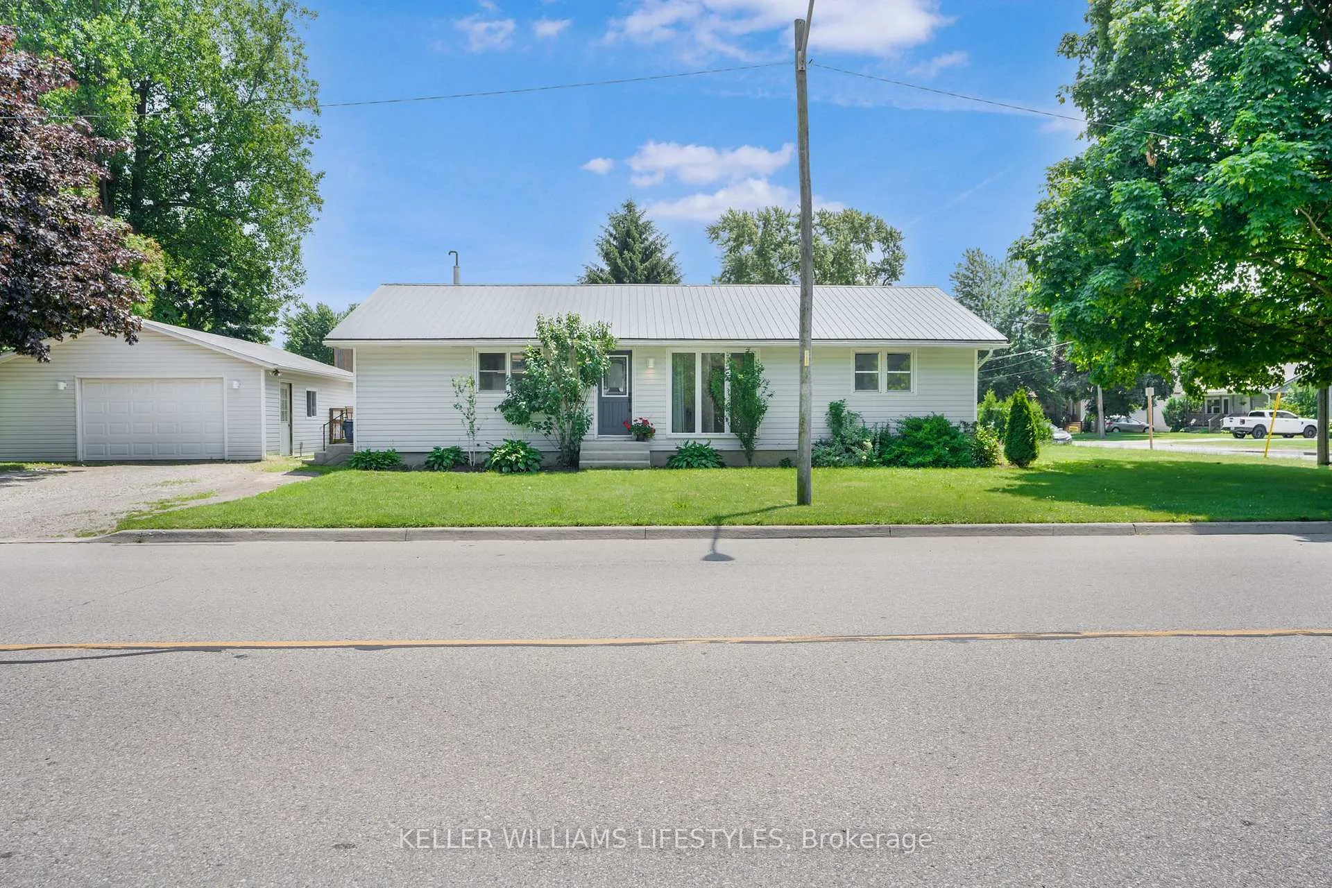 Photo 1 of 100 Lemuel Street, Chatham-Kent, Thamesville — HOMEH