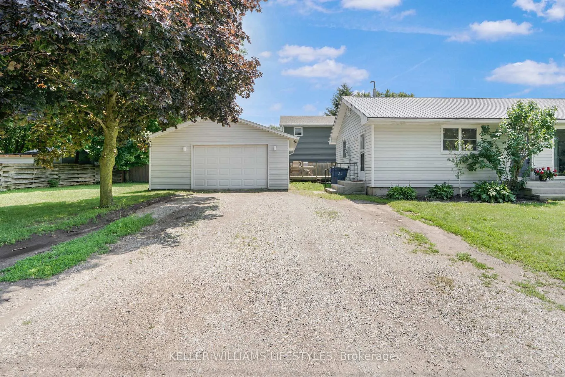 Photo 2 of 100 Lemuel Street, Chatham-Kent, Thamesville — HOMEH