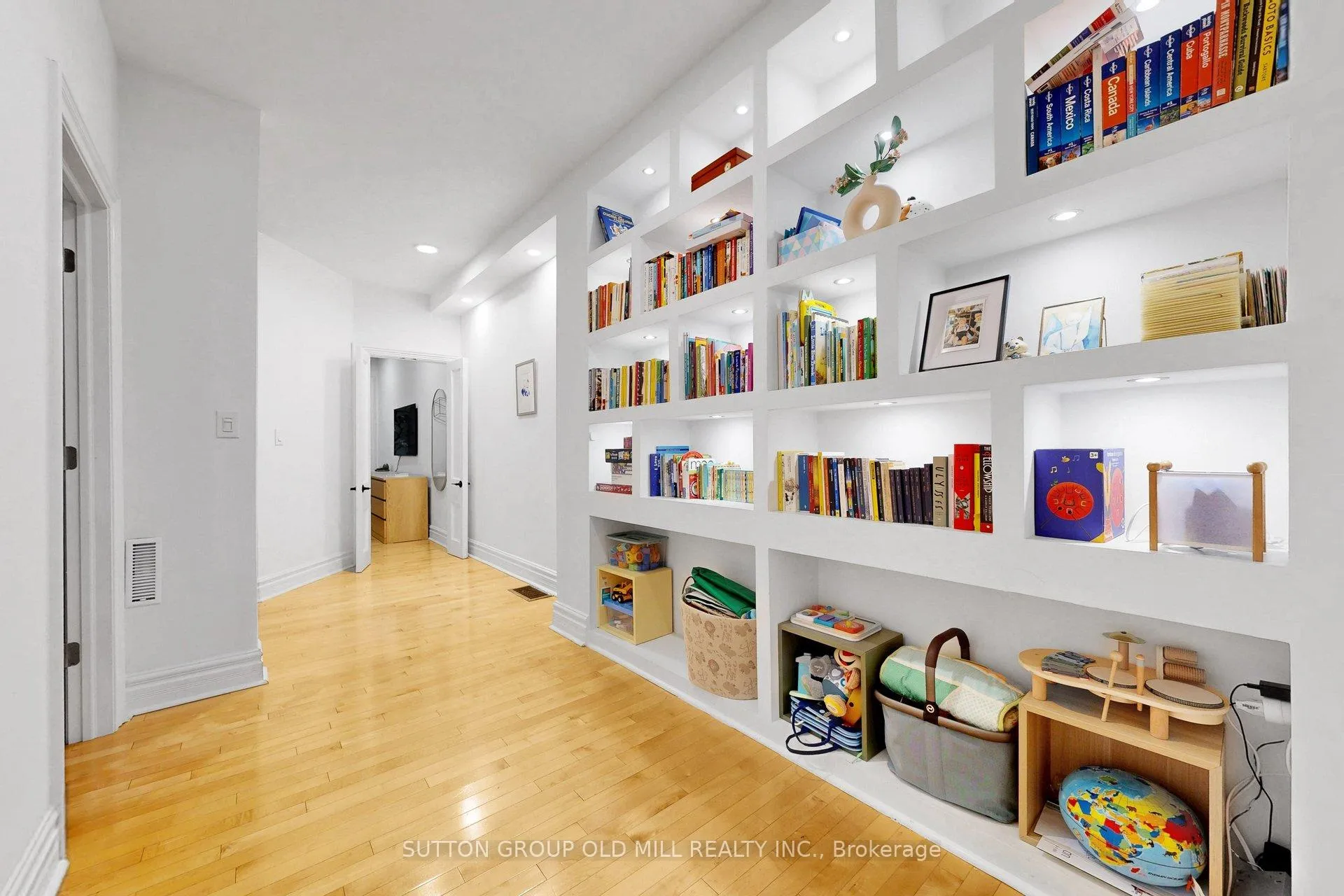 Photo 18 of 328 Ontario Street, Toronto, Moss Park — HOMEH