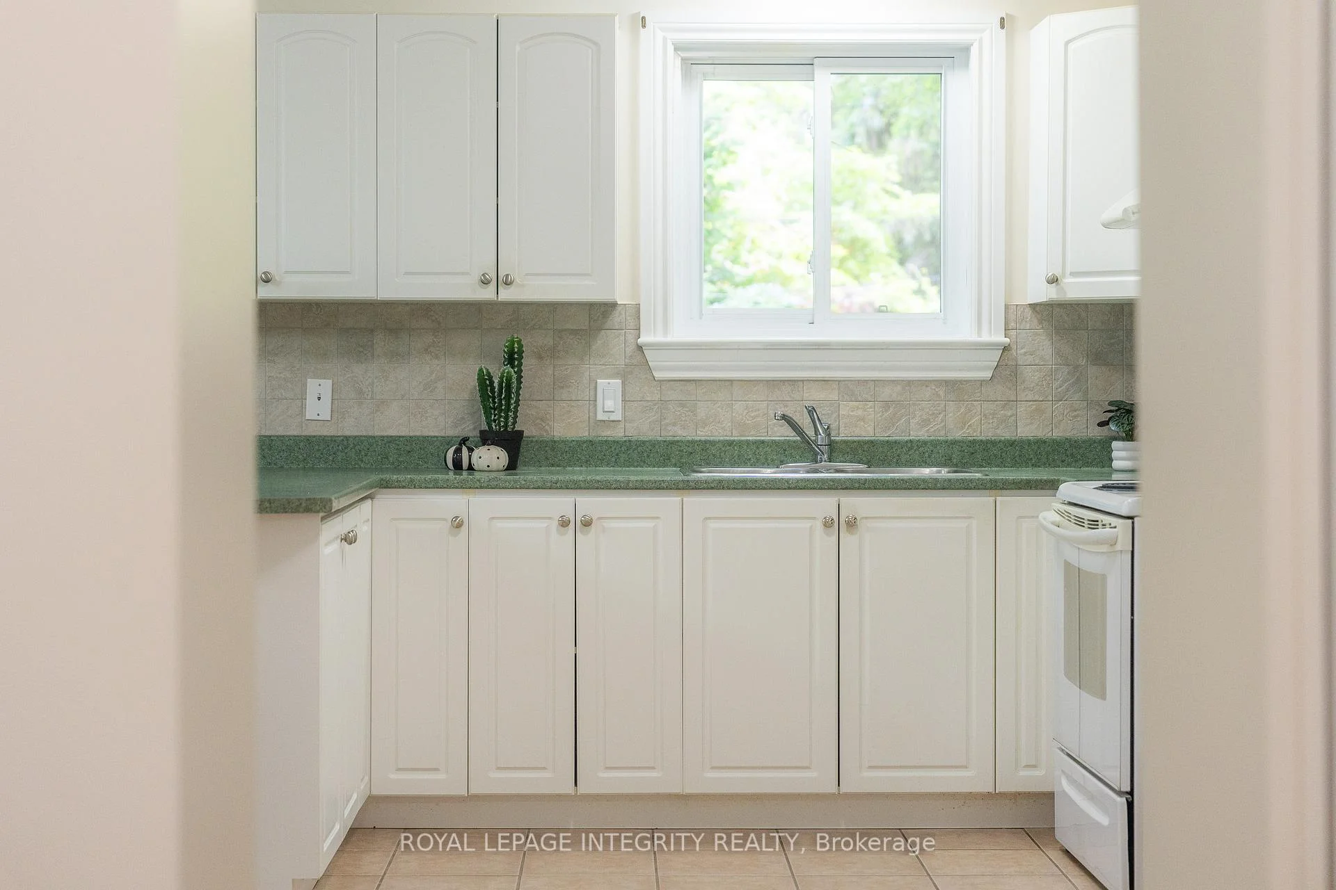 Photo 5 of 318 Somerset Street E, Ottawa, Sandy Hill — HOMEH