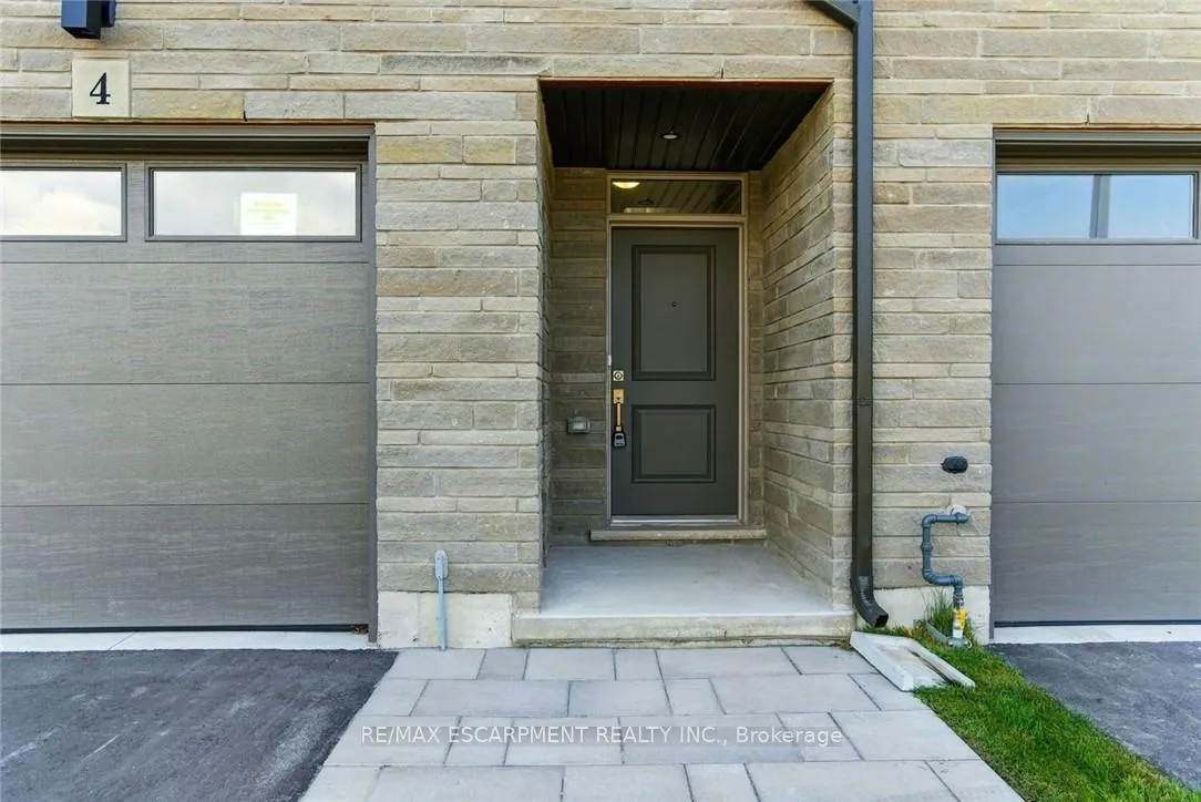 Photo 2 of 4 Clear Valley Lane, Hamilton, Mount Hope — HOMEH
