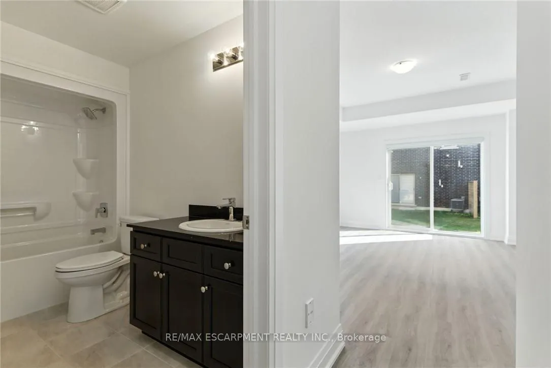 Photo 5 of 4 Clear Valley Lane, Hamilton, Mount Hope — HOMEH