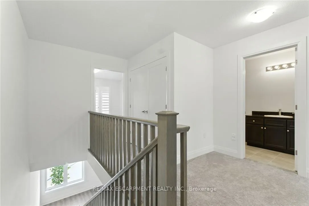 Photo 10 of 4 Clear Valley Lane, Hamilton, Mount Hope — HOMEH