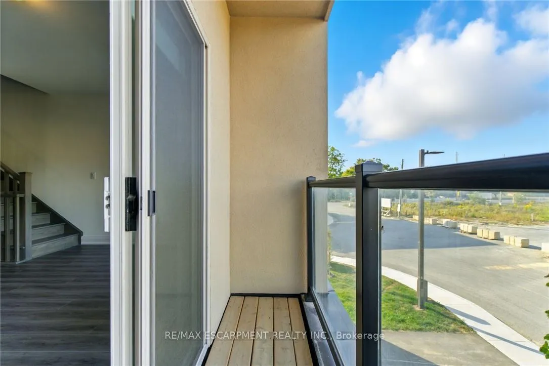 Photo 14 of 4 Clear Valley Lane, Hamilton, Mount Hope — HOMEH