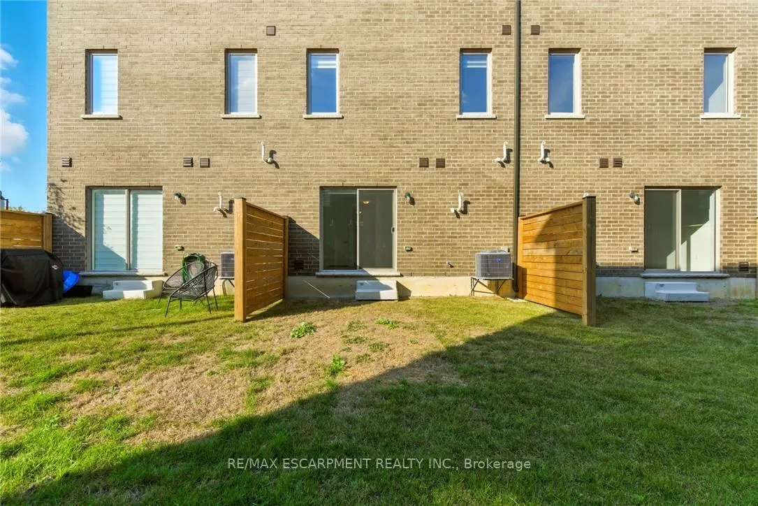 Photo 16 of 4 Clear Valley Lane, Hamilton, Mount Hope — HOMEH