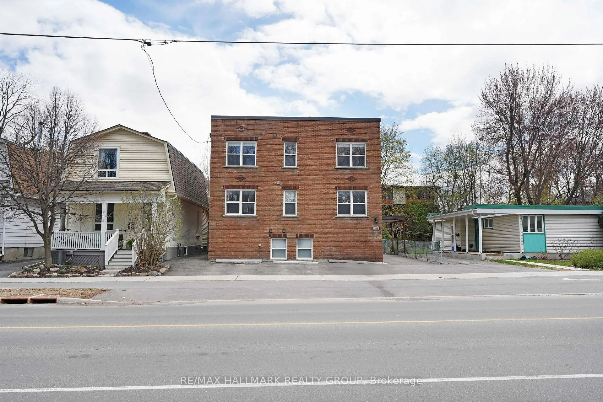 Photo 2 of Unit 3, 310 Byron Avenue, Ottawa, Westboro/Hampton Park — HOMEH