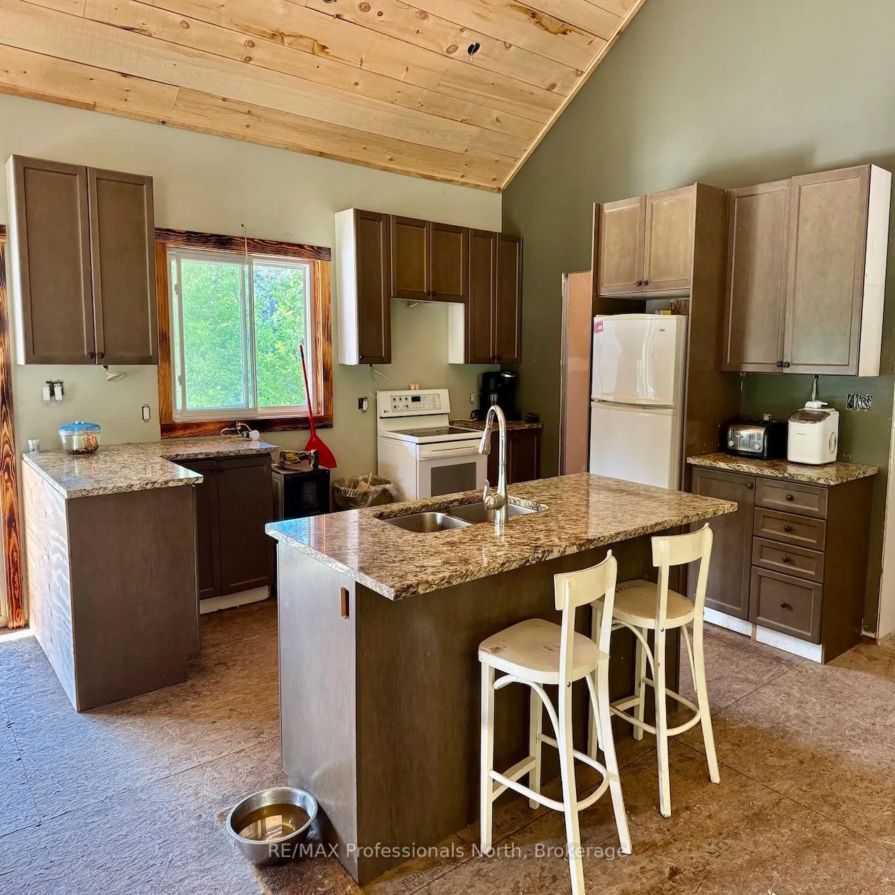 Photo 7 of 1538 Barry Line Road, Algonquin Highlands, Stanhope — HOMEH