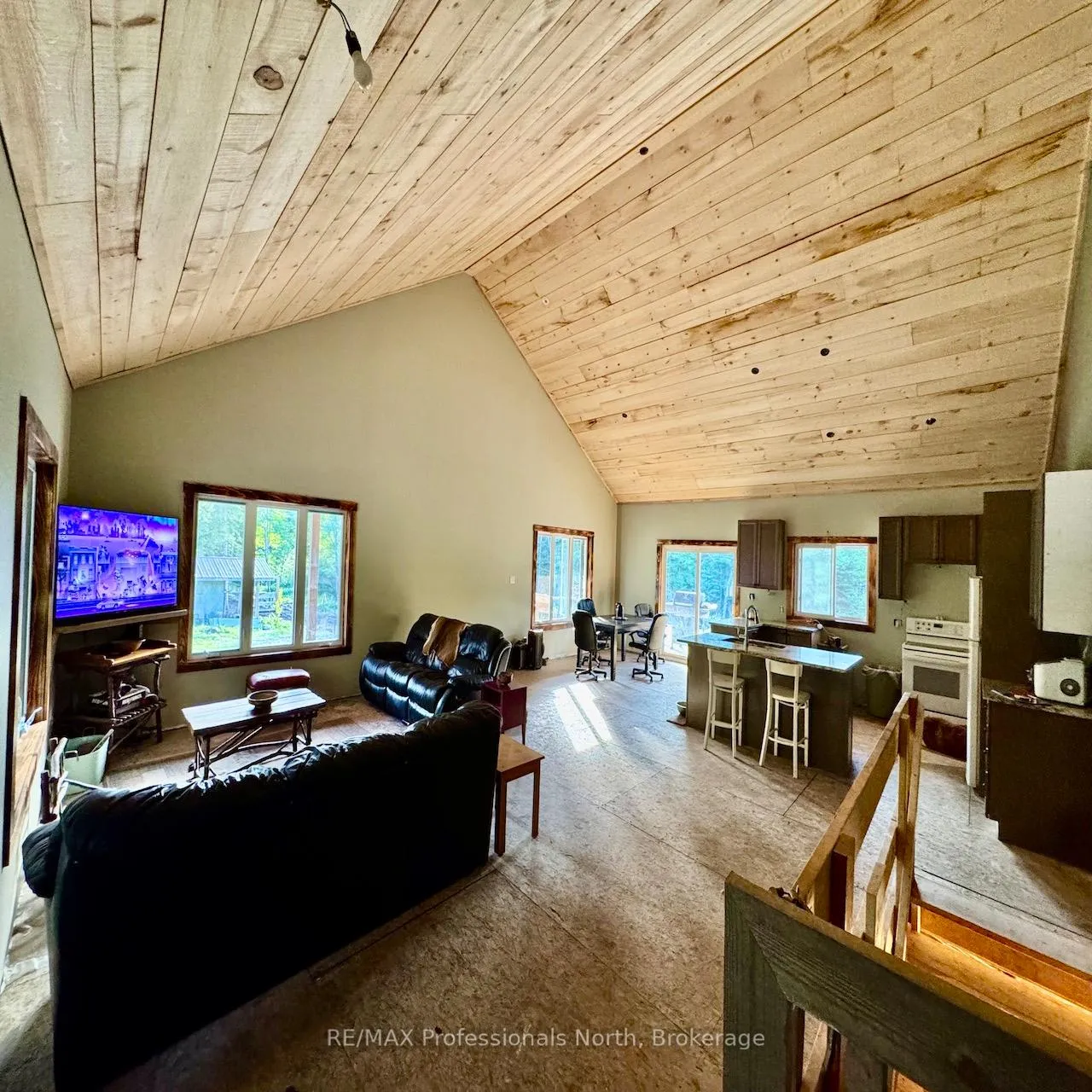 Photo 10 of 1538 Barry Line Road, Algonquin Highlands, Stanhope — HOMEH