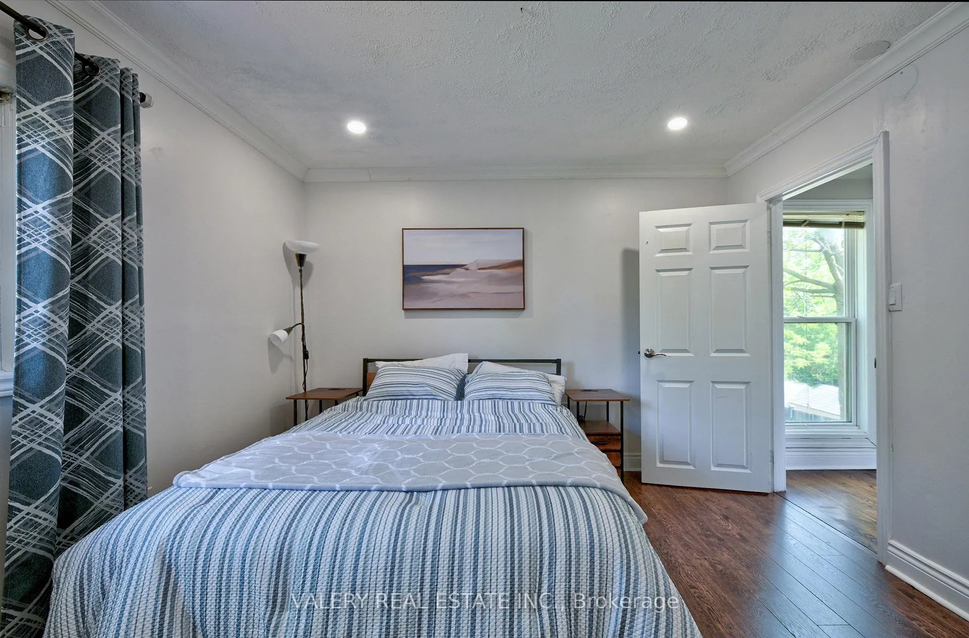 Photo 2 of 2314 Belyea Street, Oakville, Bronte — HOMEH