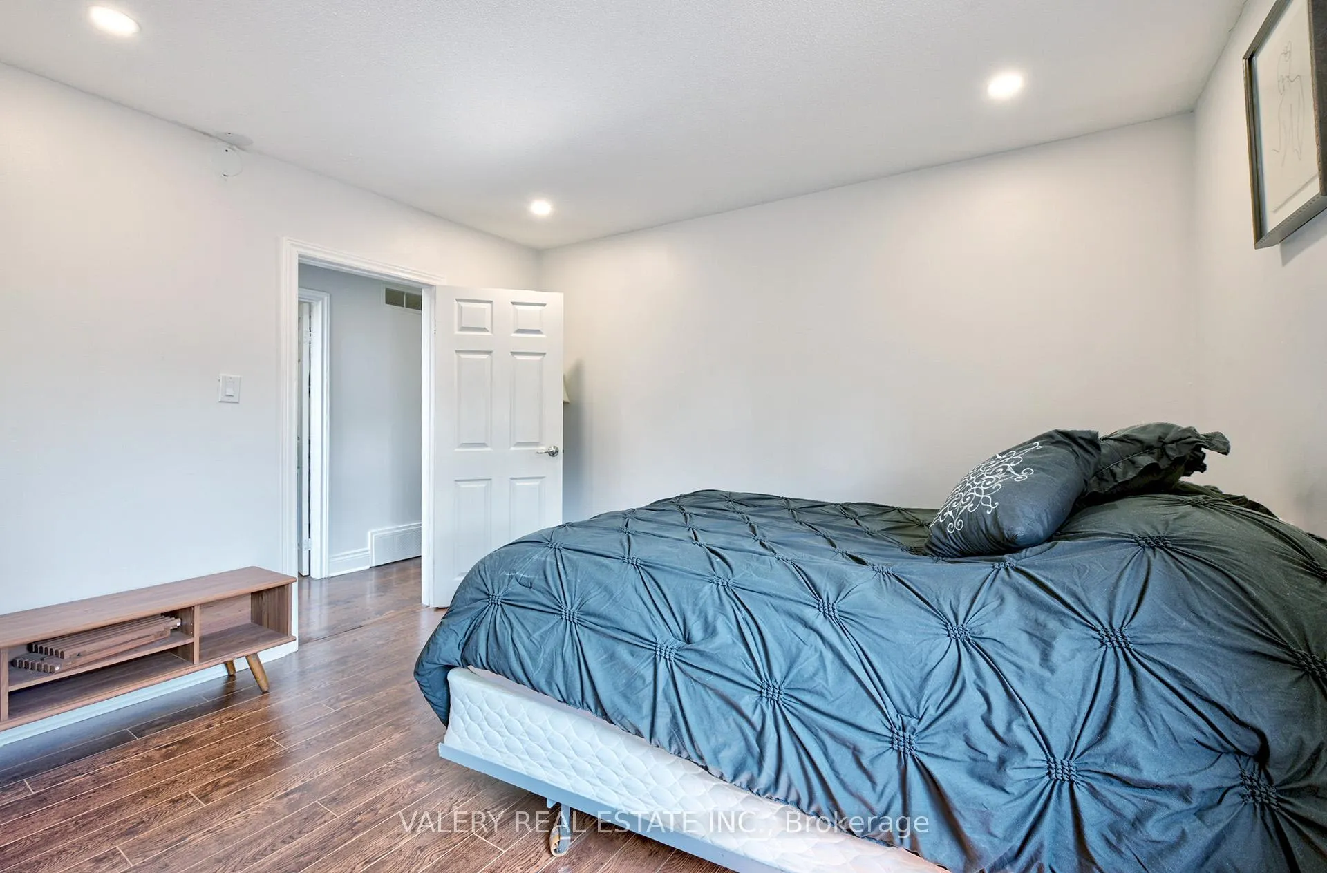Photo 4 of 2314 Belyea Street, Oakville, Bronte — HOMEH