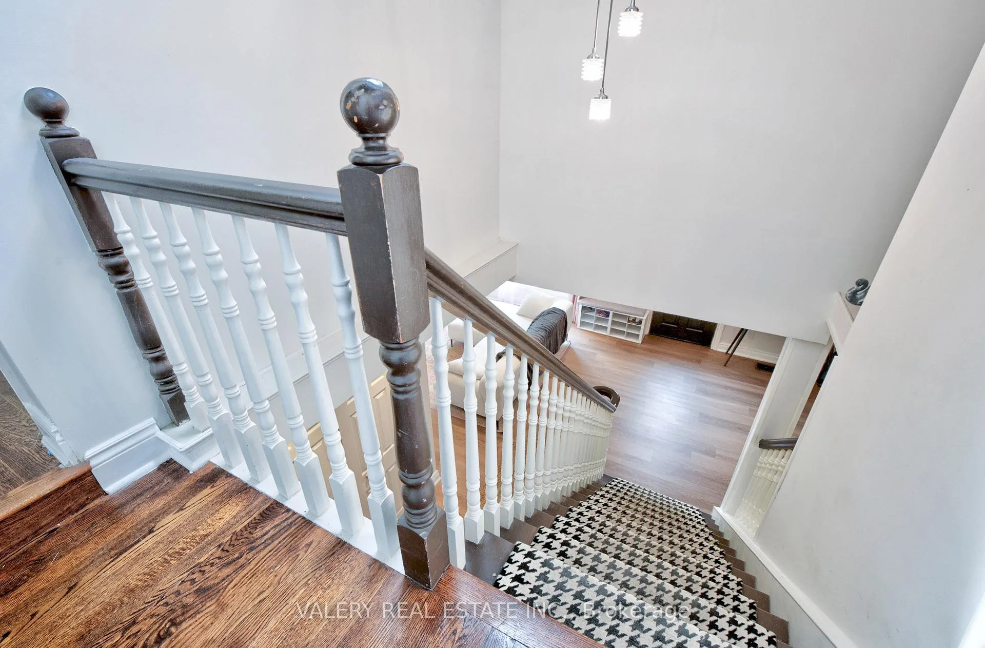 Photo 9 of 2314 Belyea Street, Oakville, Bronte — HOMEH
