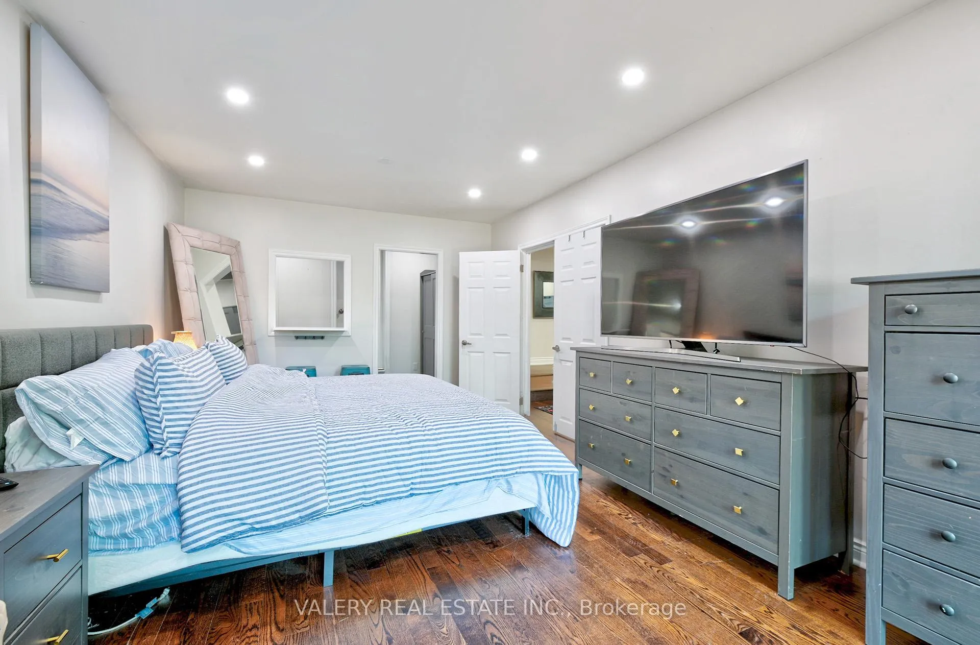 Photo 10 of 2314 Belyea Street, Oakville, Bronte — HOMEH