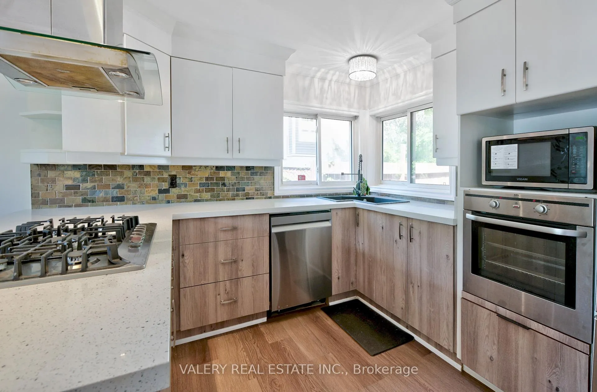Photo 18 of 2314 Belyea Street, Oakville, Bronte — HOMEH