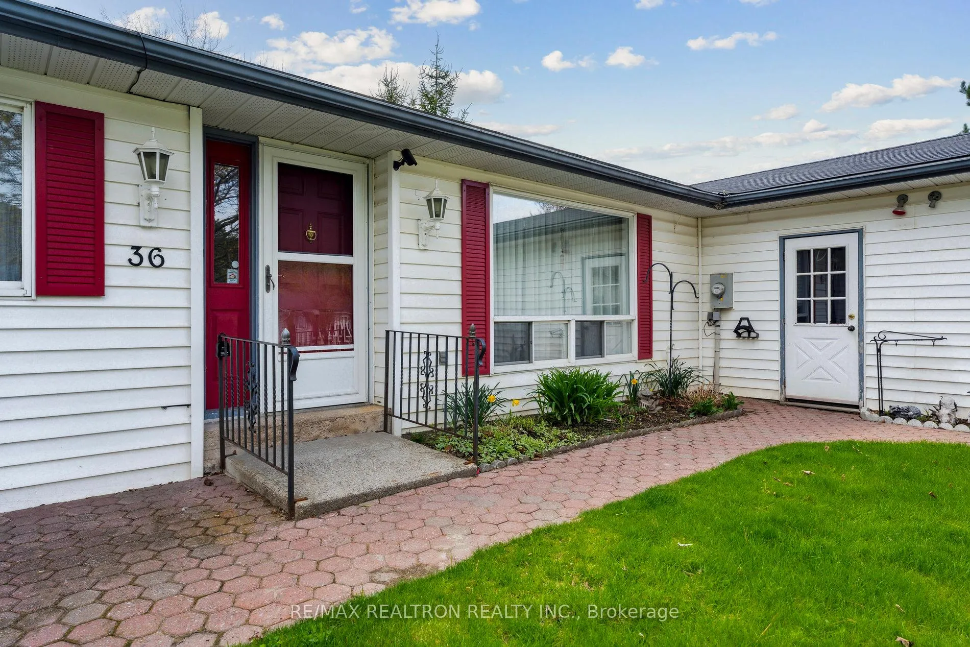 Photo 4 of 36 Tecumseth Pines Drive, New Tecumseth, Rural New Tecumseth — HOMEH