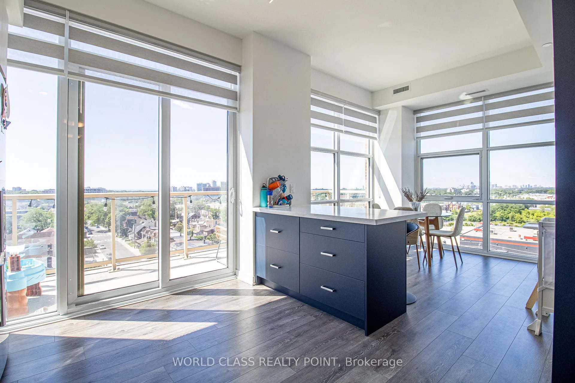 Front of Unit 906, 1787 St. Clair Avenue W