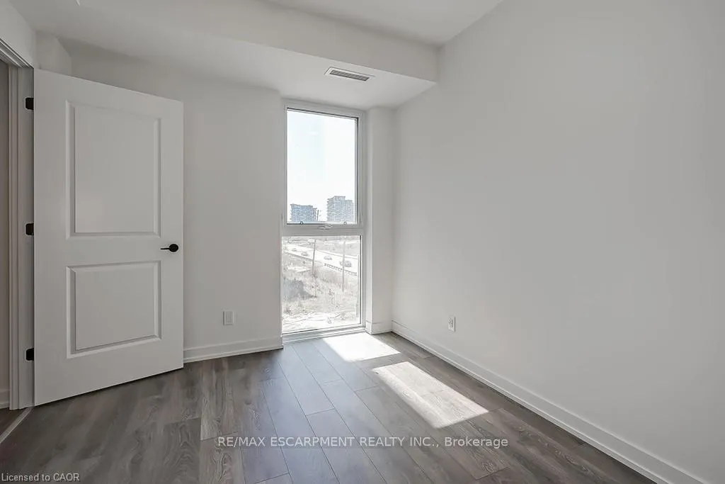 Photo 12 of Unit 409, 335 Wheat Boom Drive, Oakville, Joshua Meadows — HOMEH