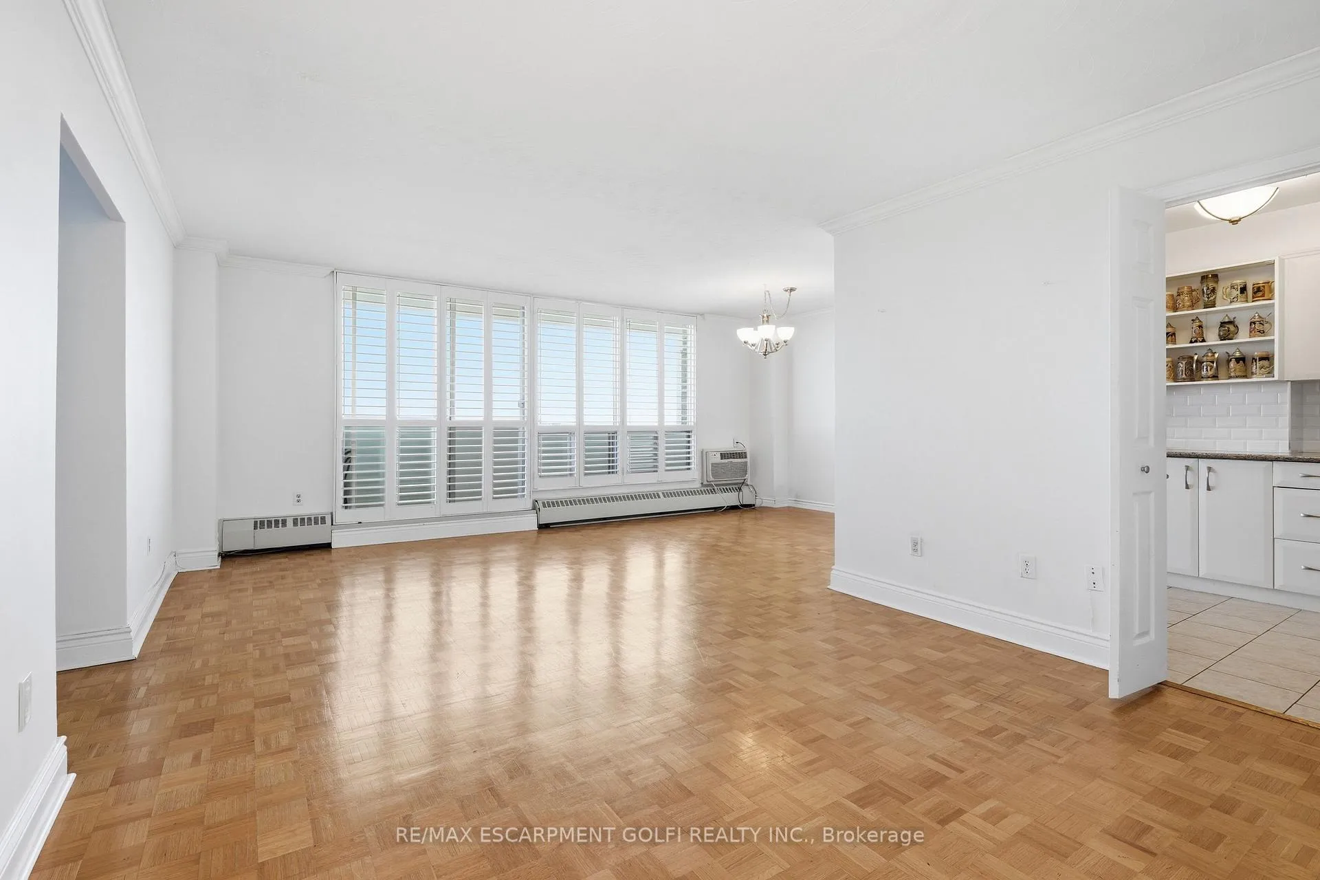 Photo 3 of Unit 1005, 15 Towering Heights Boulevard, St. Catharines, Glendale/Glenridge — HOMEH