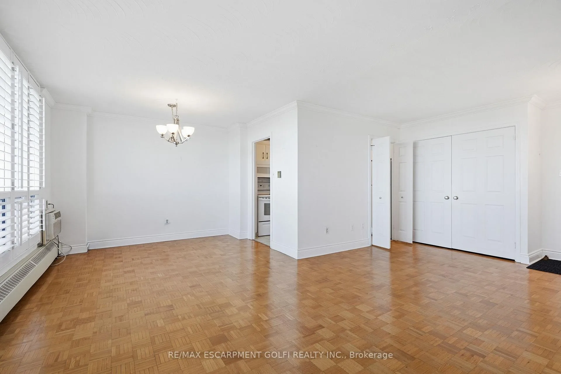Photo 5 of Unit 1005, 15 Towering Heights Boulevard, St. Catharines, Glendale/Glenridge — HOMEH