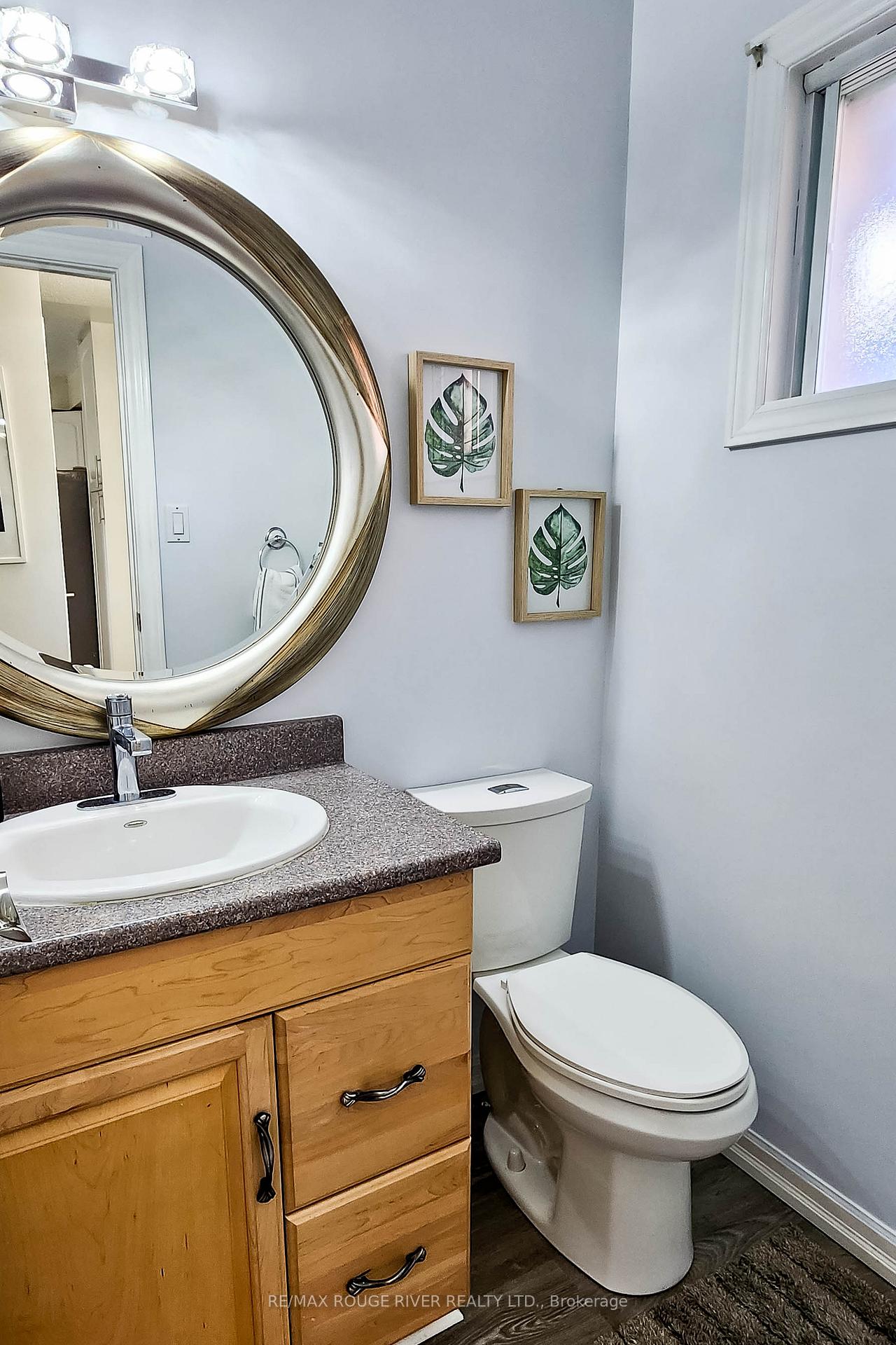Photo 10 of 27 Gilmour Drive, Ajax, Central — HOMEH