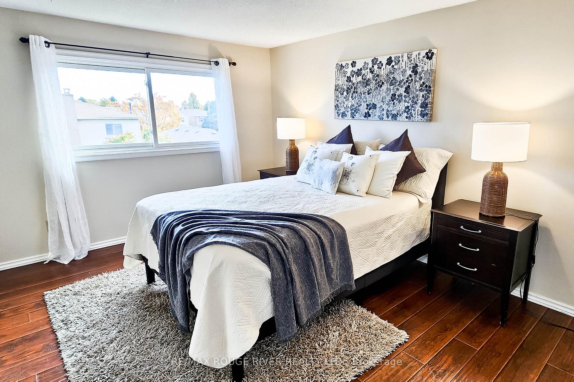 Photo 11 of 27 Gilmour Drive, Ajax, Central — HOMEH