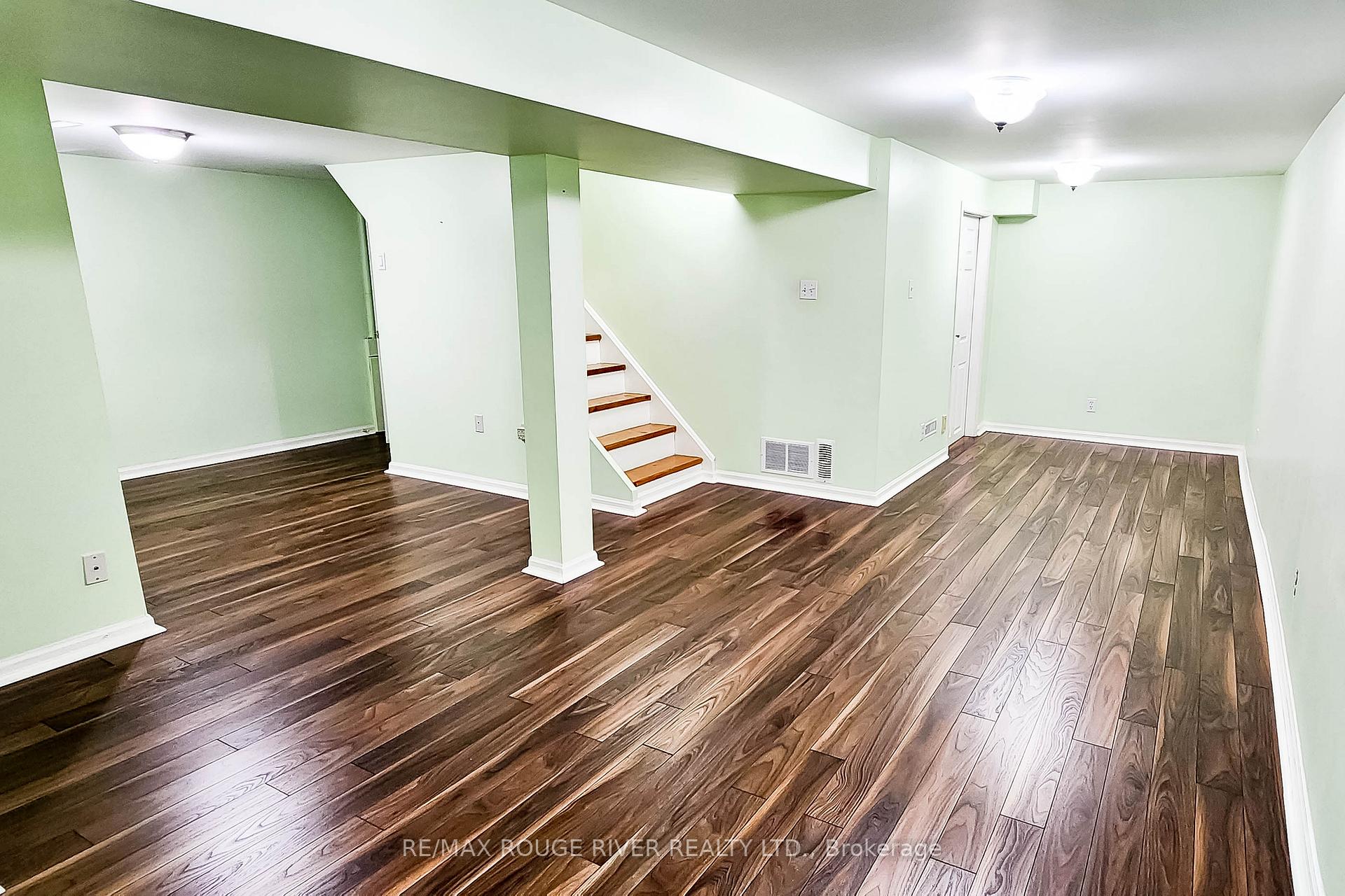 Photo 17 of 27 Gilmour Drive, Ajax, Central — HOMEH