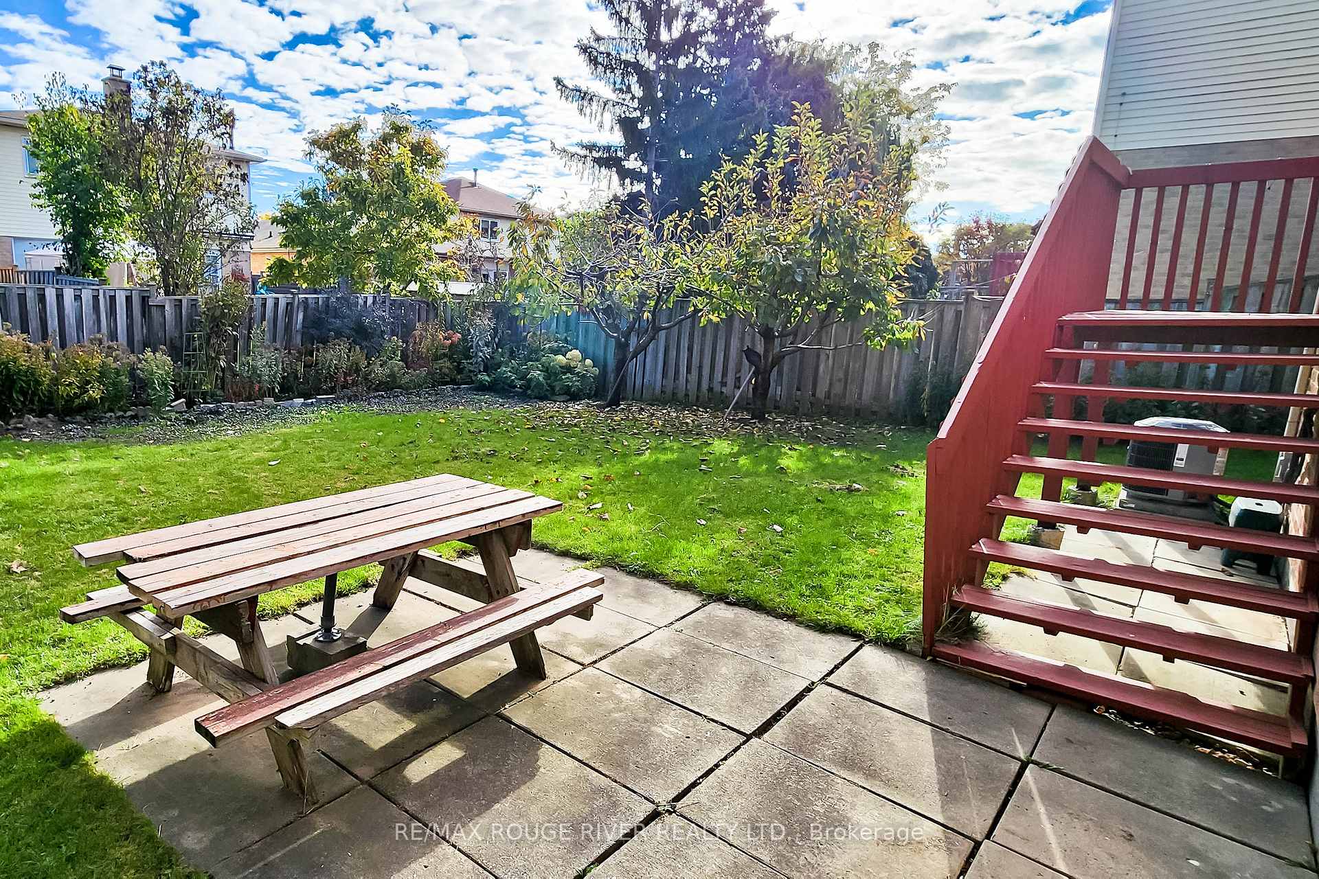 Photo 20 of 27 Gilmour Drive, Ajax, Central — HOMEH