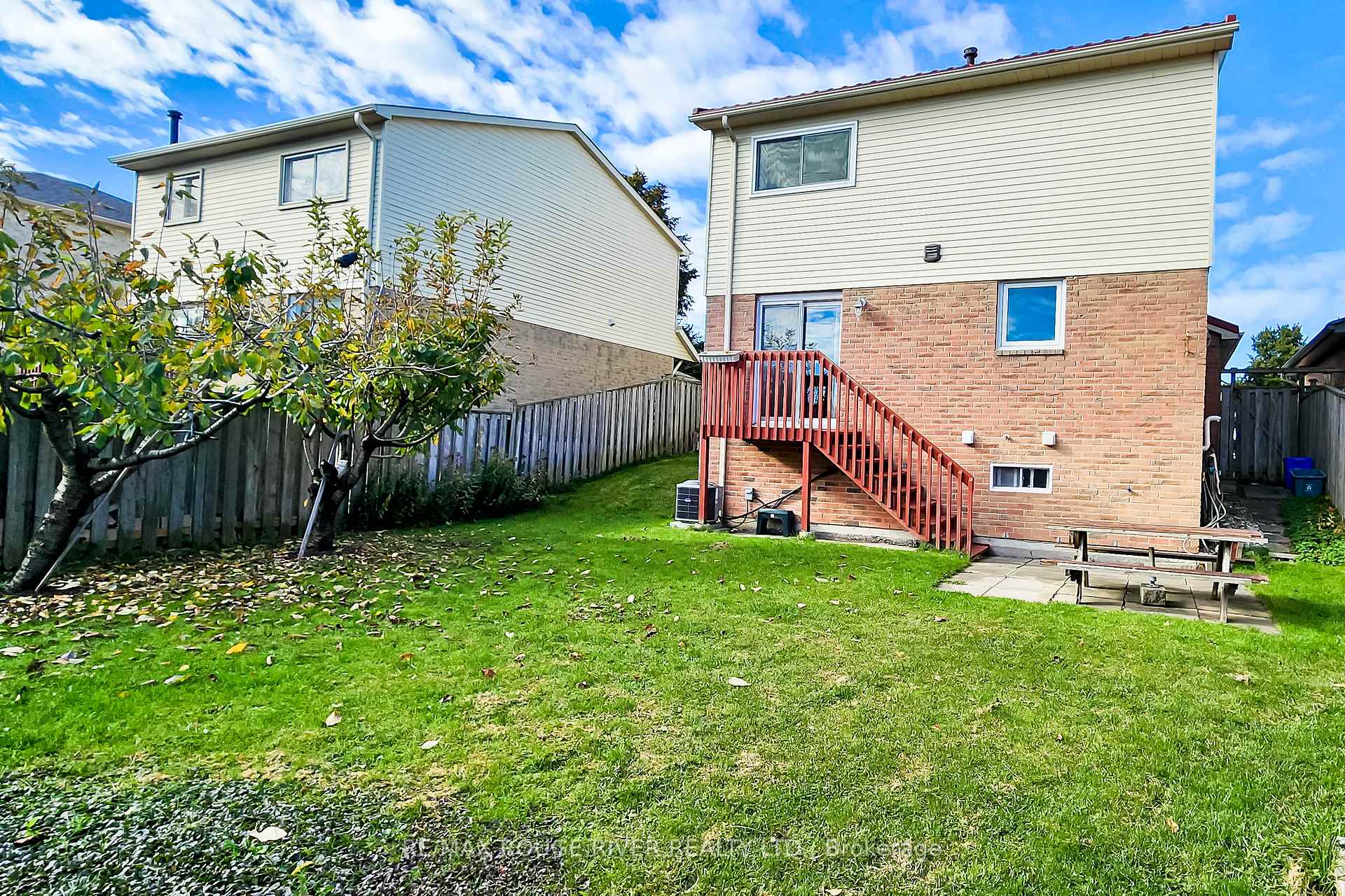 Photo 21 of 27 Gilmour Drive, Ajax, Central — HOMEH