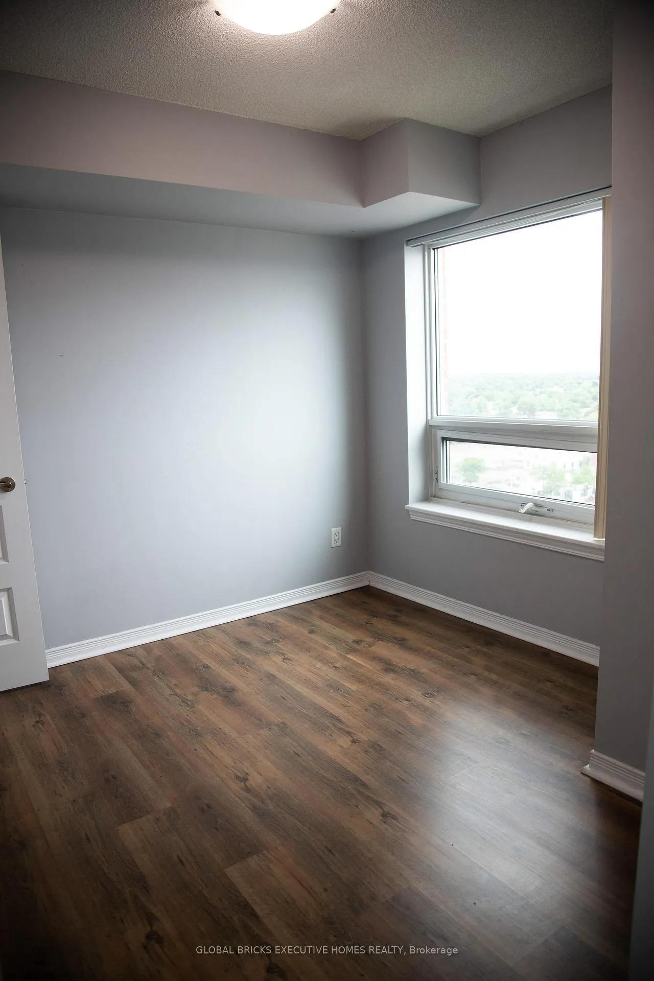 Photo 9 of Unit 1203, 215 Queen Street E, Brampton, Queen Street Corridor — HOMEH