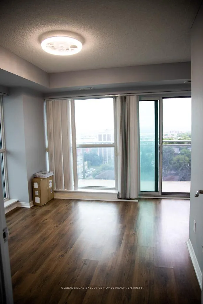 Photo 13 of Unit 1203, 215 Queen Street E, Brampton, Queen Street Corridor — HOMEH